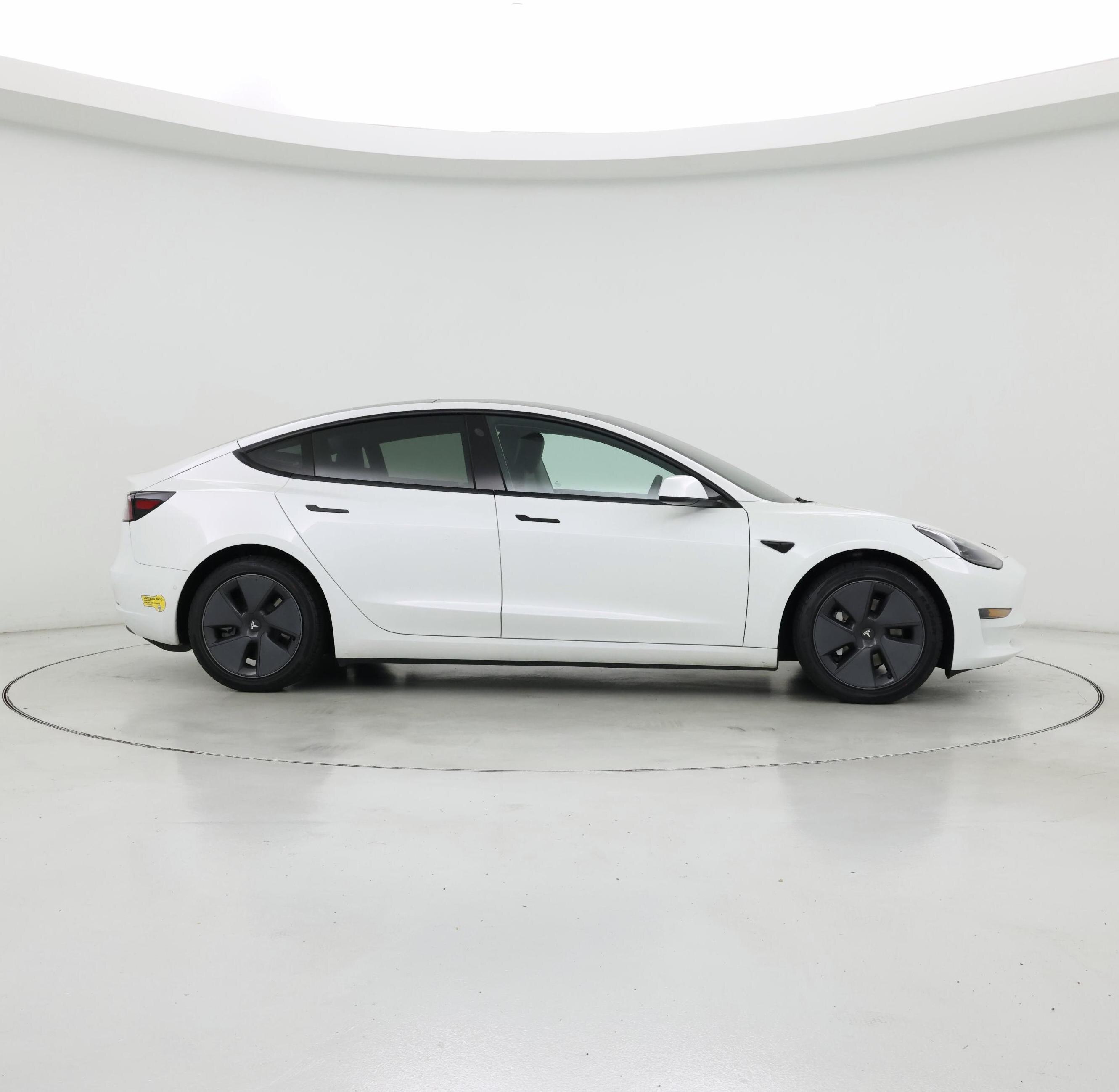 Thumbnail: 2022 Tesla Model 3 - 7