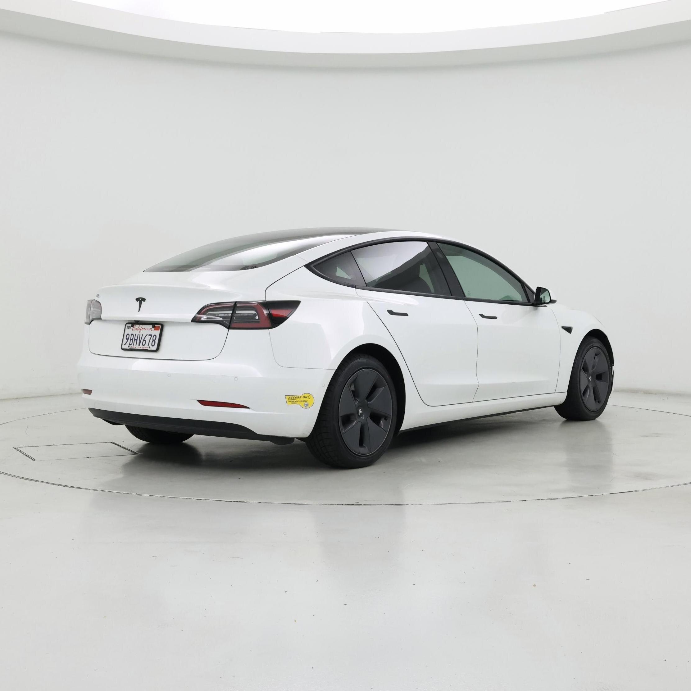Thumbnail: 2022 Tesla Model 3 - 8