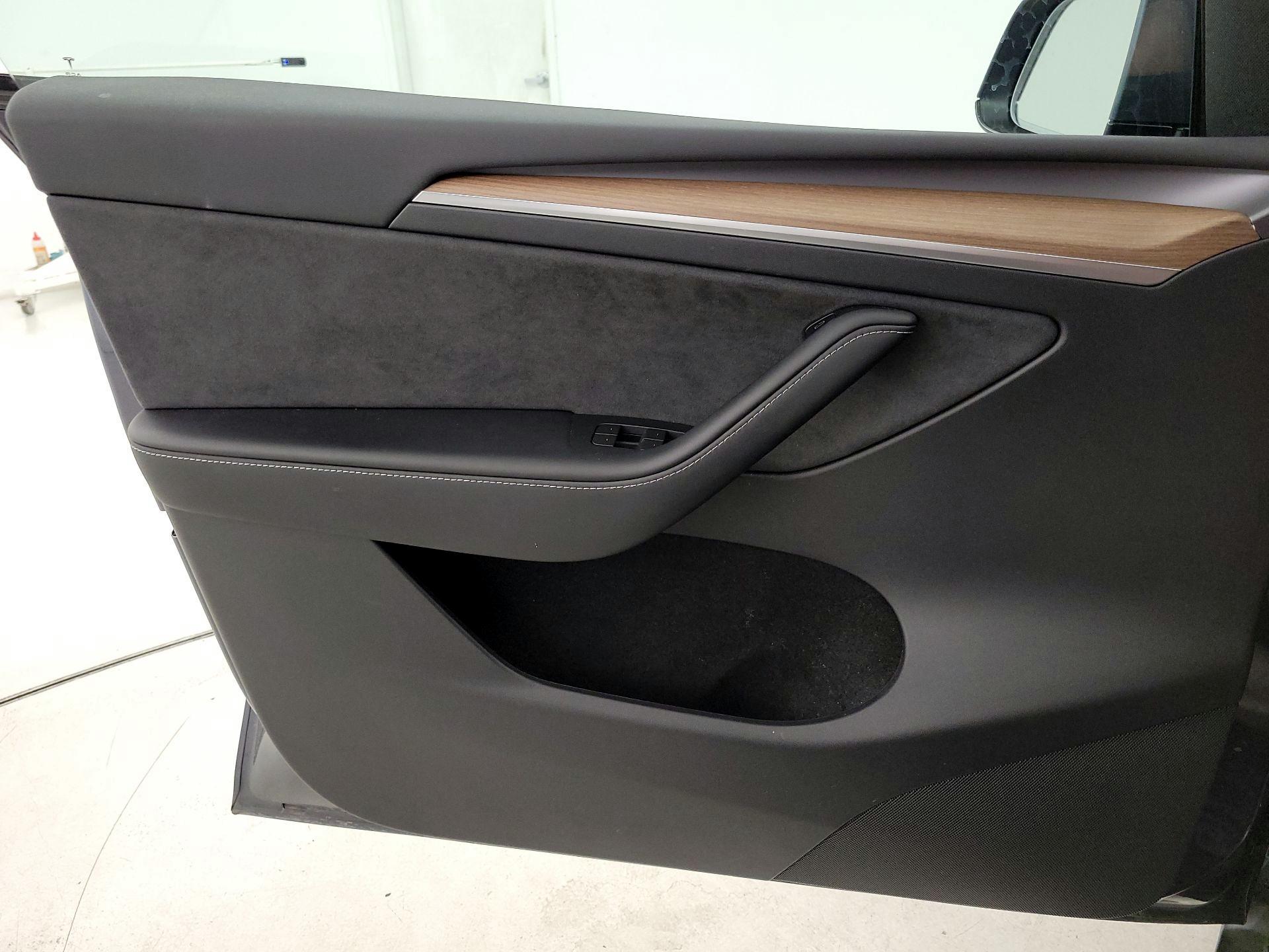 Thumbnail: 2023 Tesla Model Y - 12