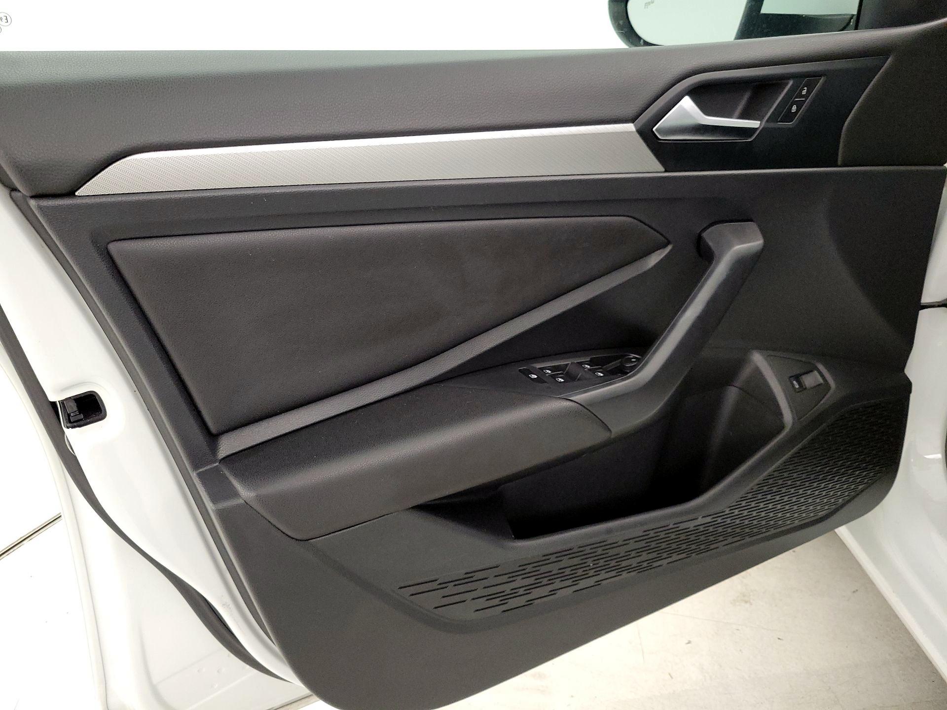 Thumbnail: 2019 Volkswagen Jetta - 12