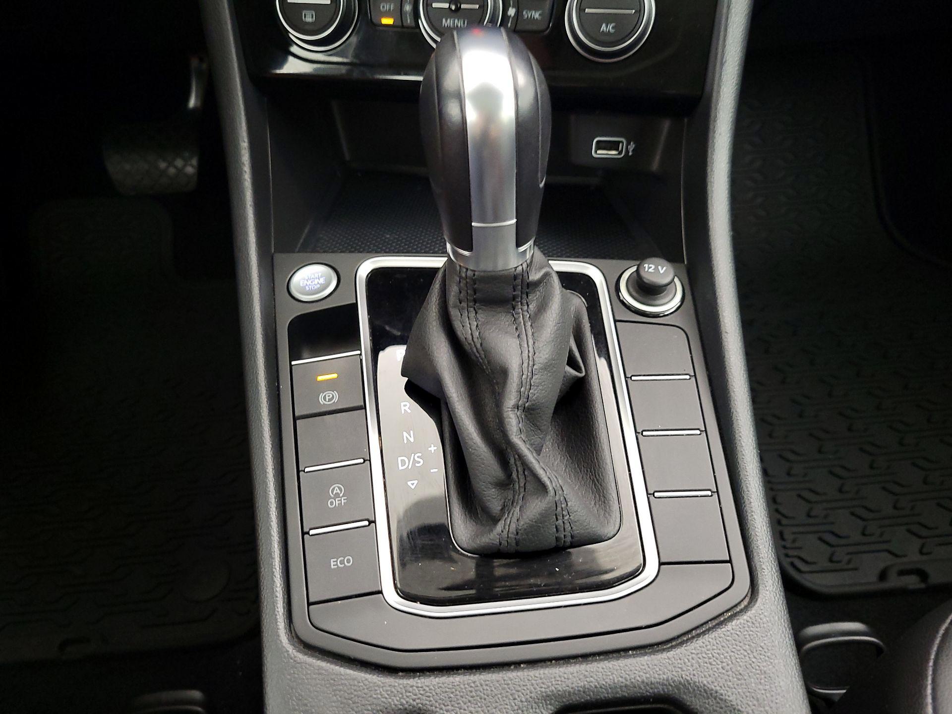 Thumbnail: 2019 Volkswagen Jetta - 17