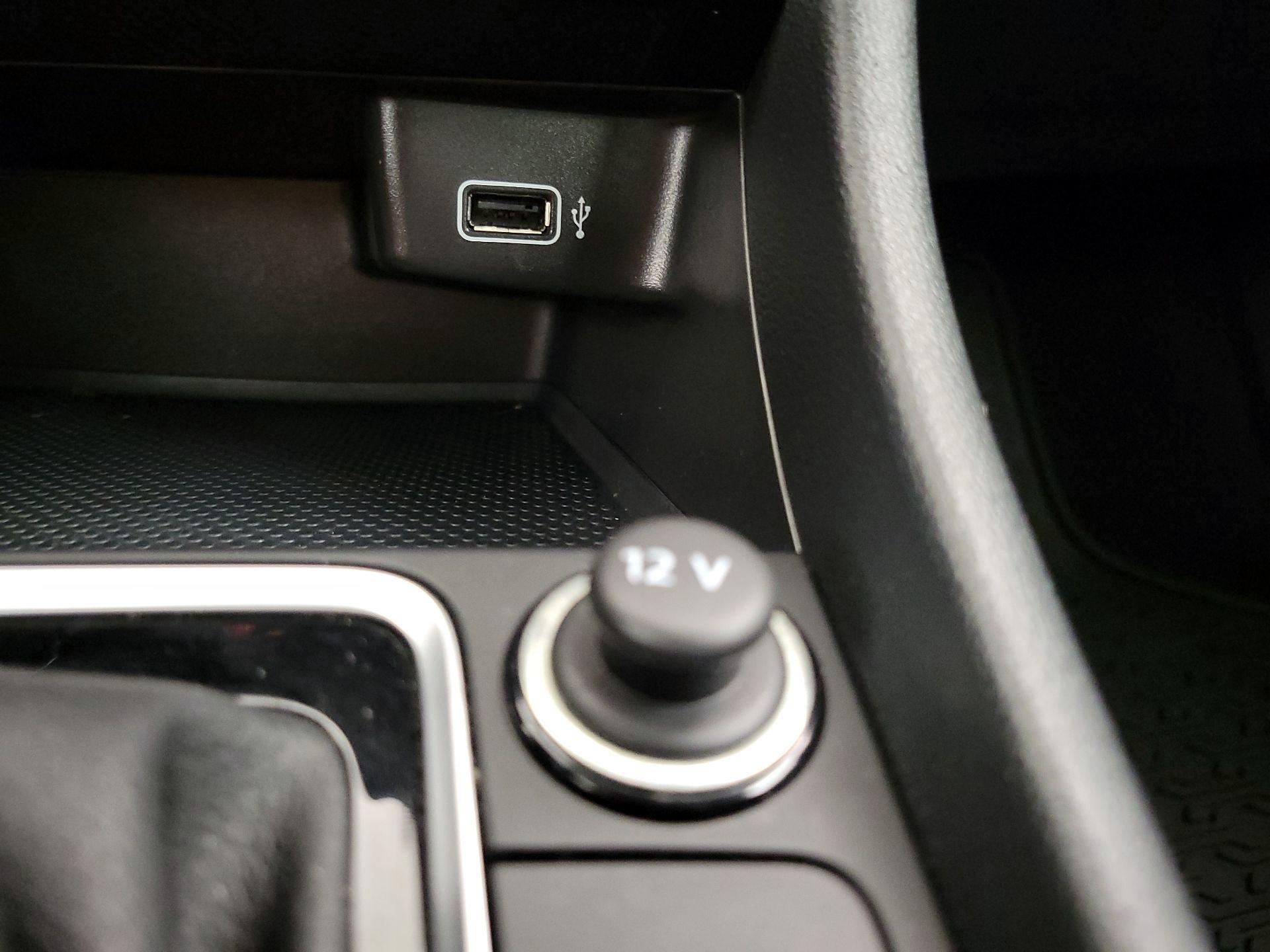 Thumbnail: 2019 Volkswagen Jetta - 18