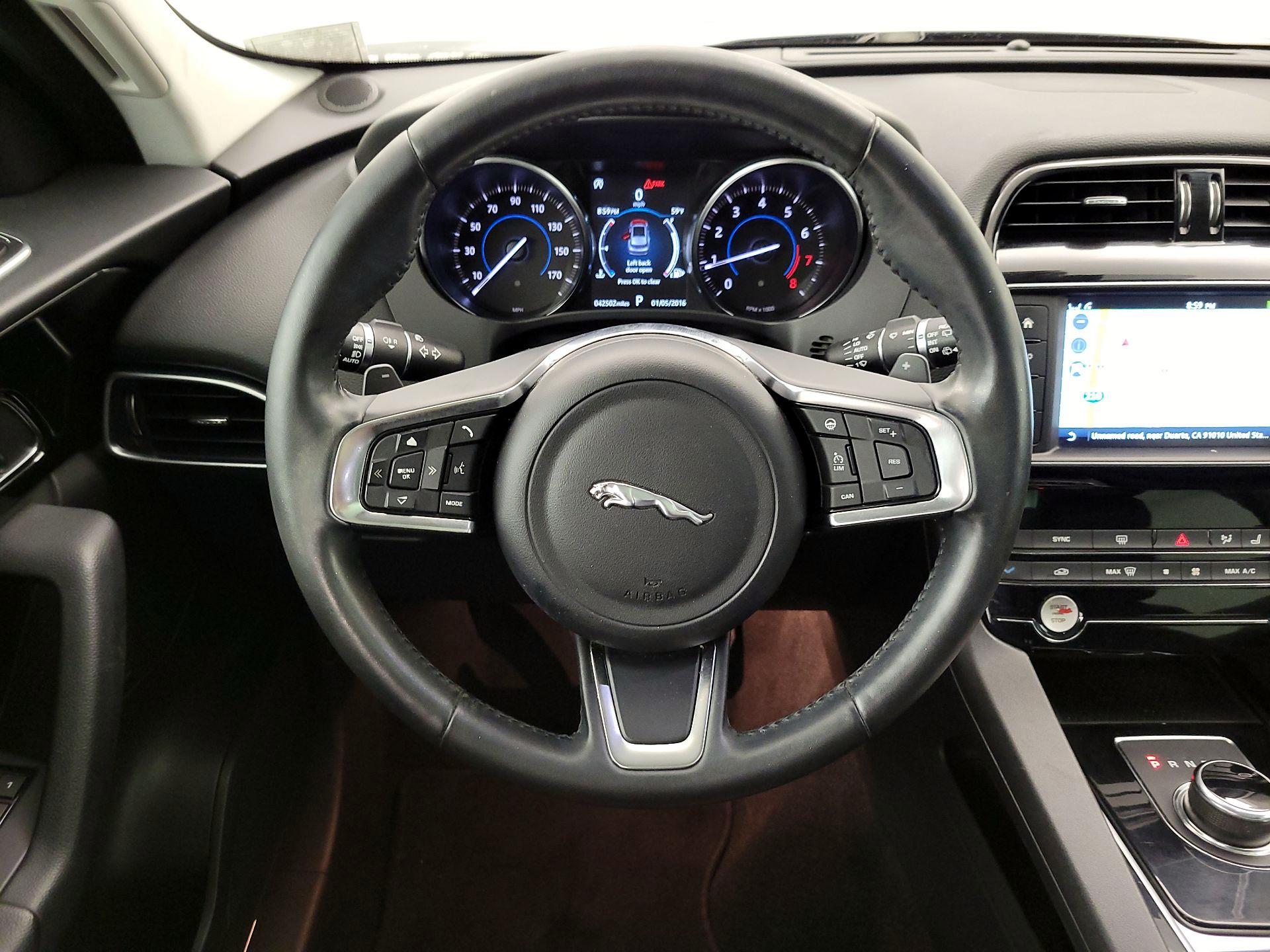 Thumbnail: 2018 Jaguar F-Pace - 10