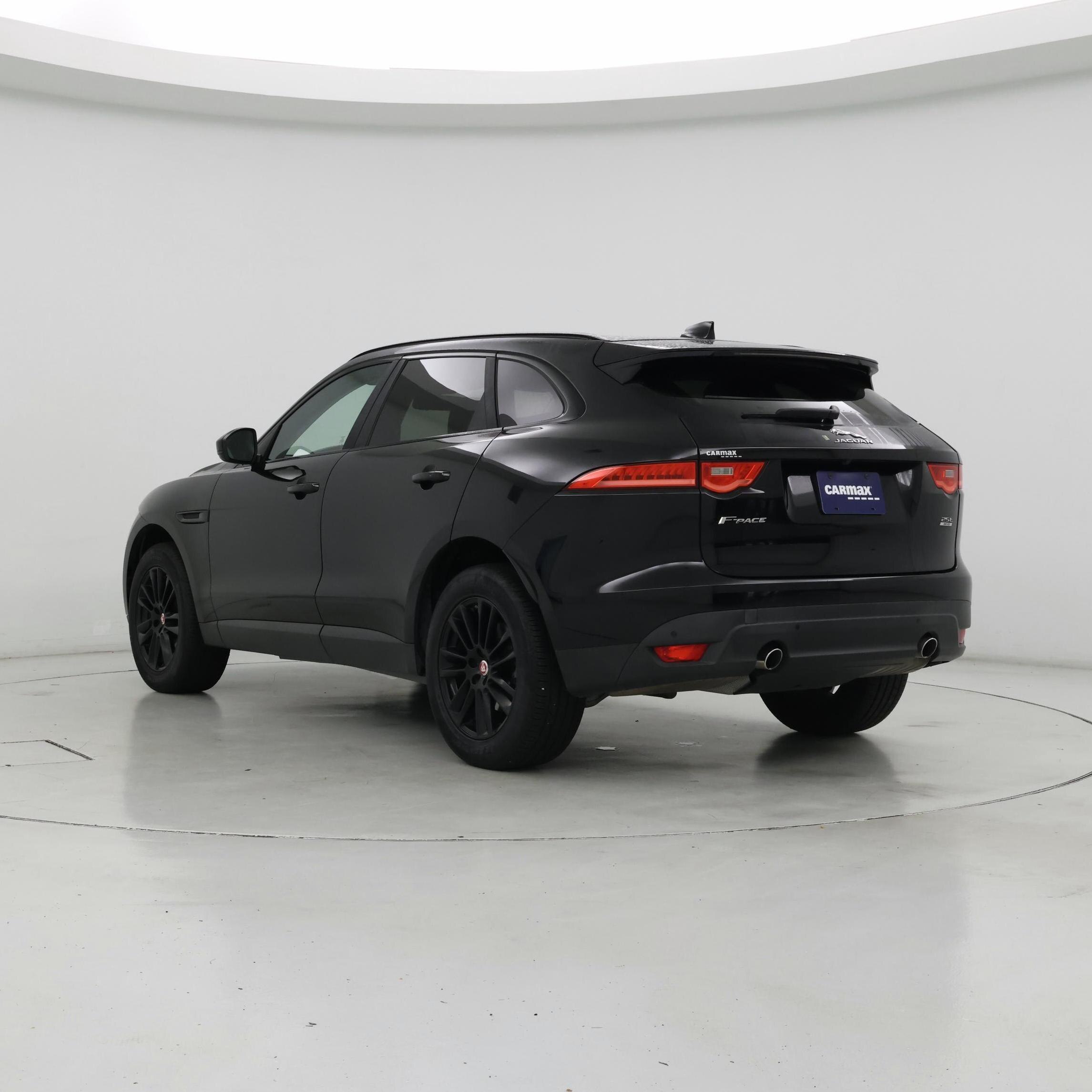 Thumbnail: 2018 Jaguar F-Pace - 2