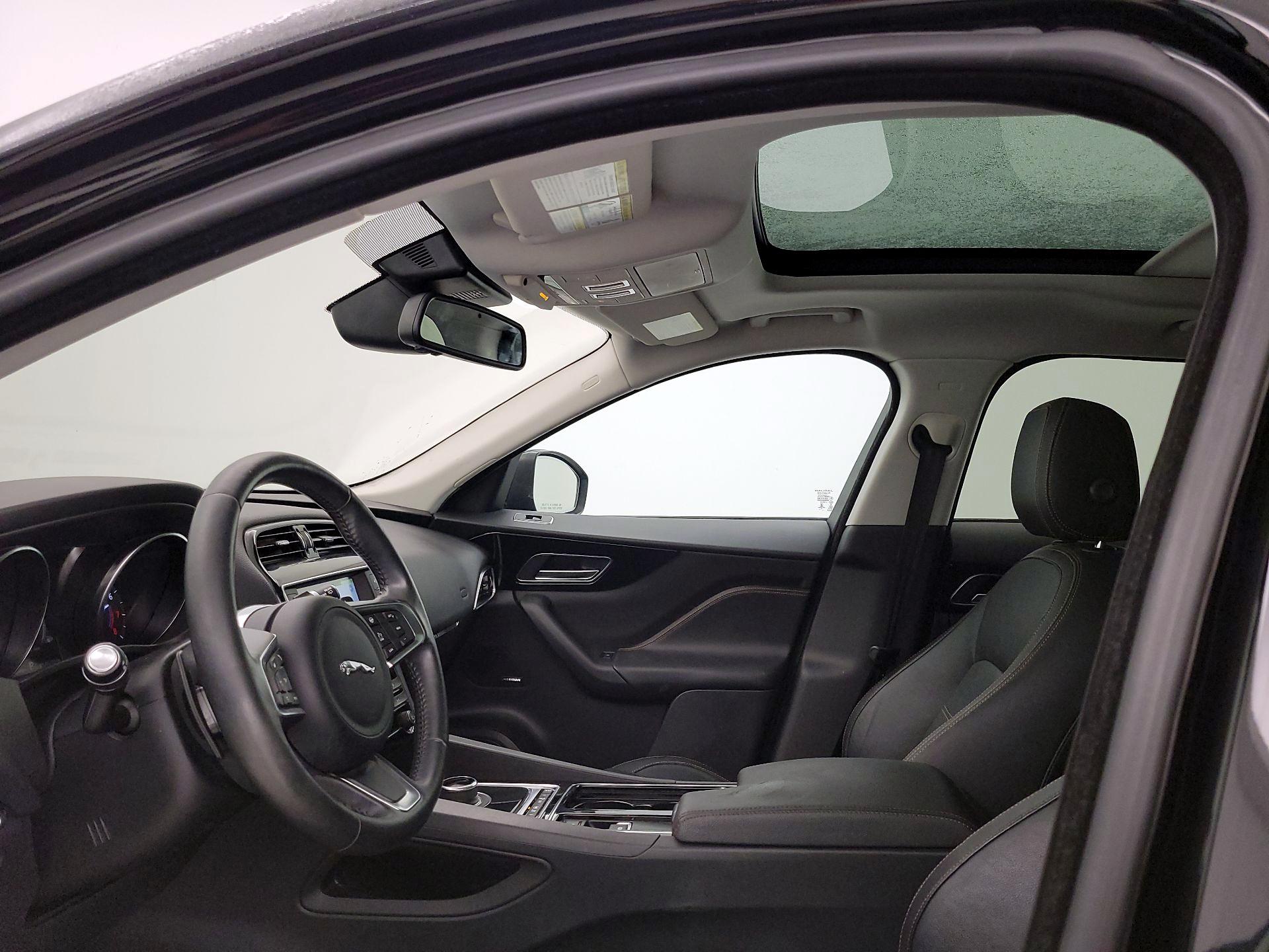 Thumbnail: 2018 Jaguar F-Pace - 20