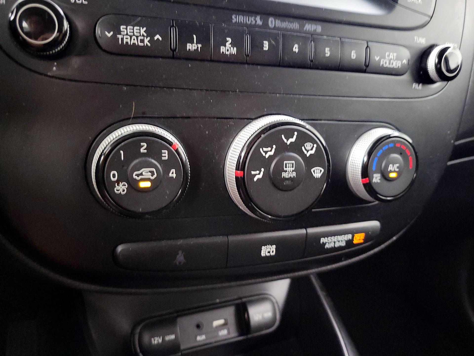 Thumbnail: 2015 Kia Soul - 15
