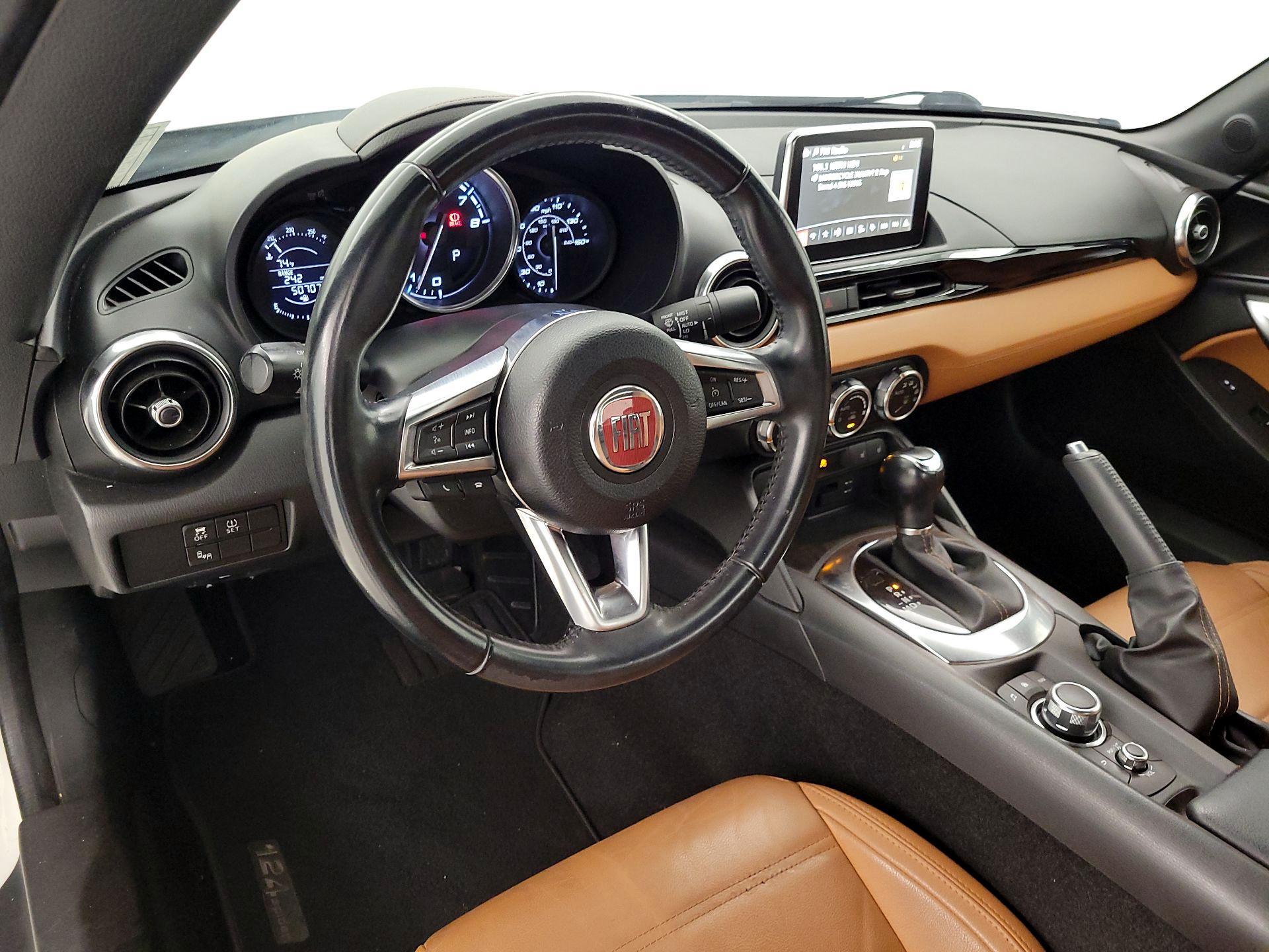 Thumbnail: 2019 Fiat 124 Spider - 9