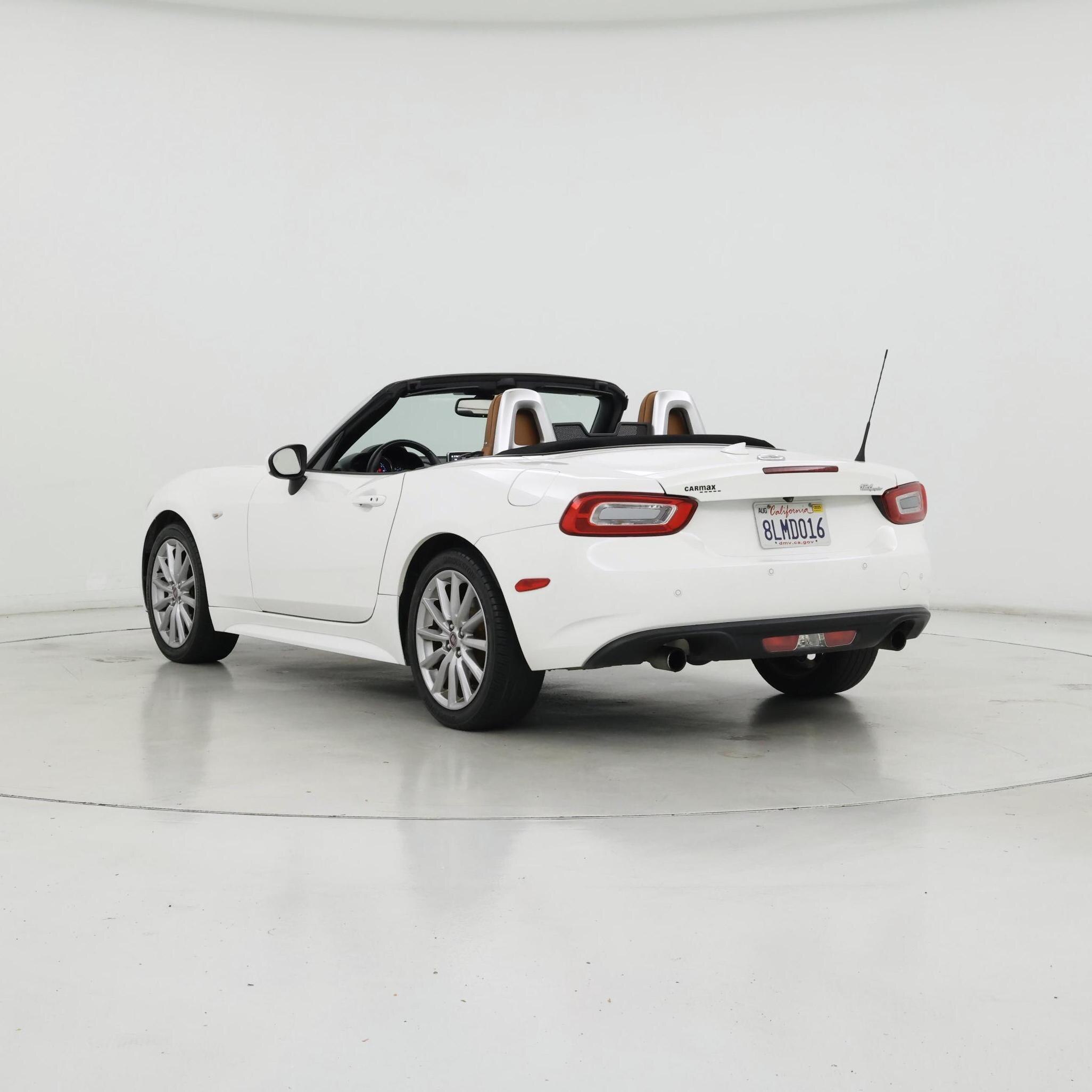 Thumbnail: 2019 Fiat 124 Spider - 2