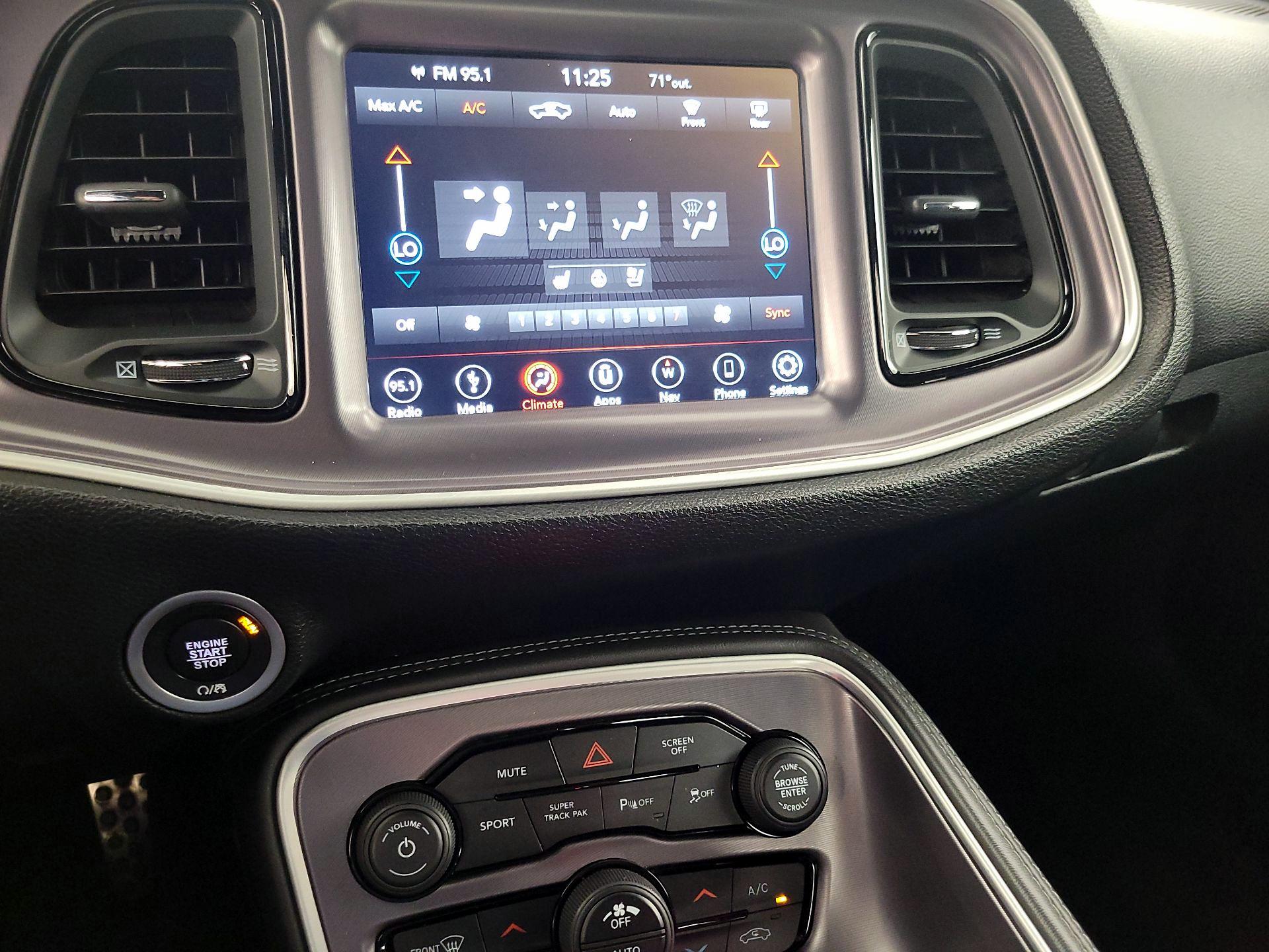 Thumbnail: 2019 Dodge Challenger - 17