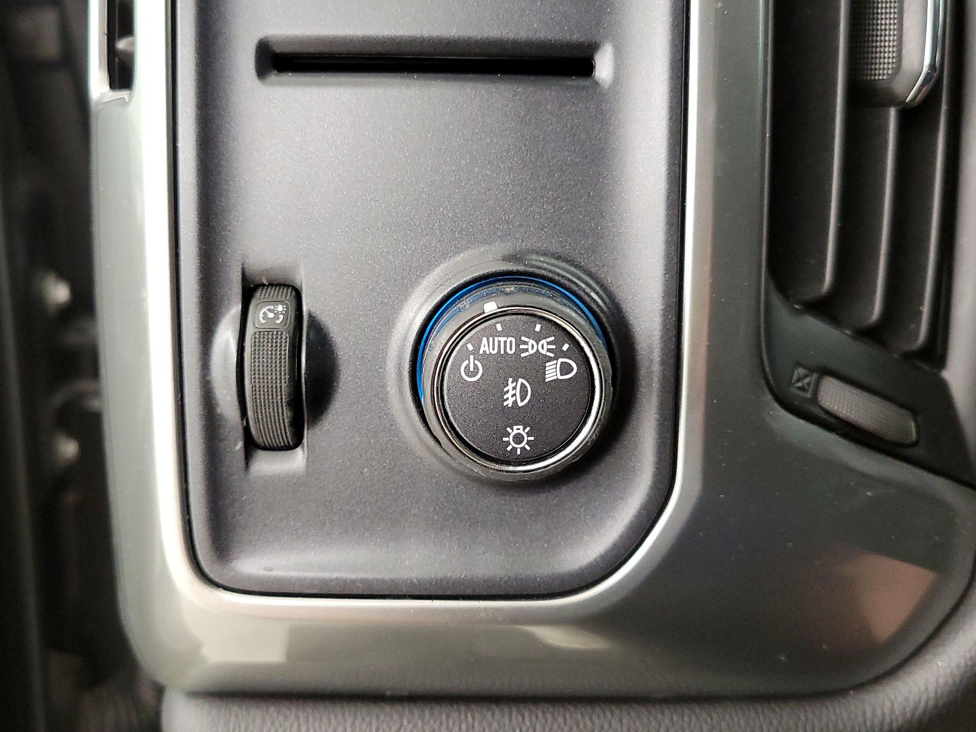 Thumbnail: 2015 Chevrolet Silverado 1500 - 13