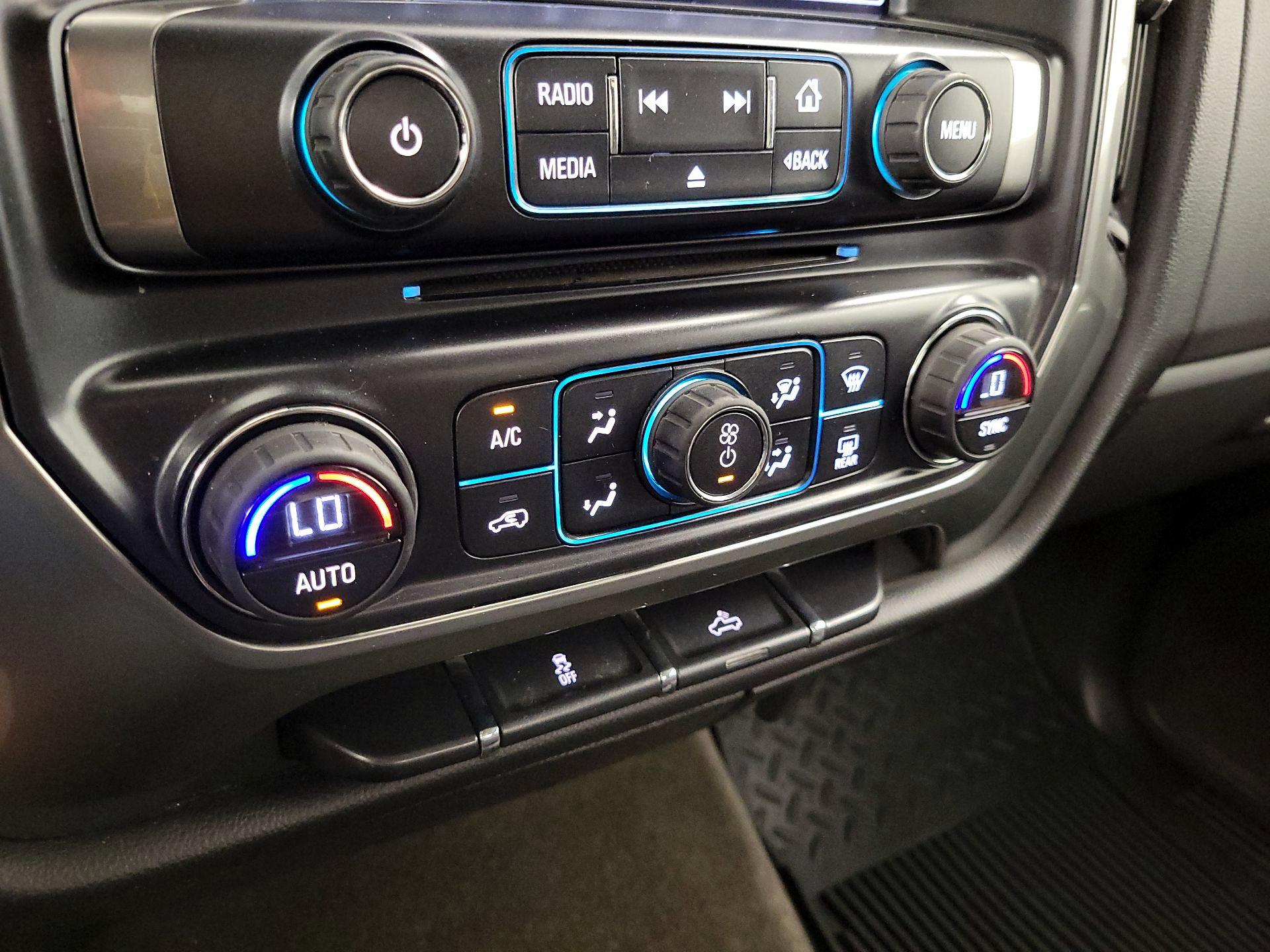 Thumbnail: 2015 Chevrolet Silverado 1500 - 16