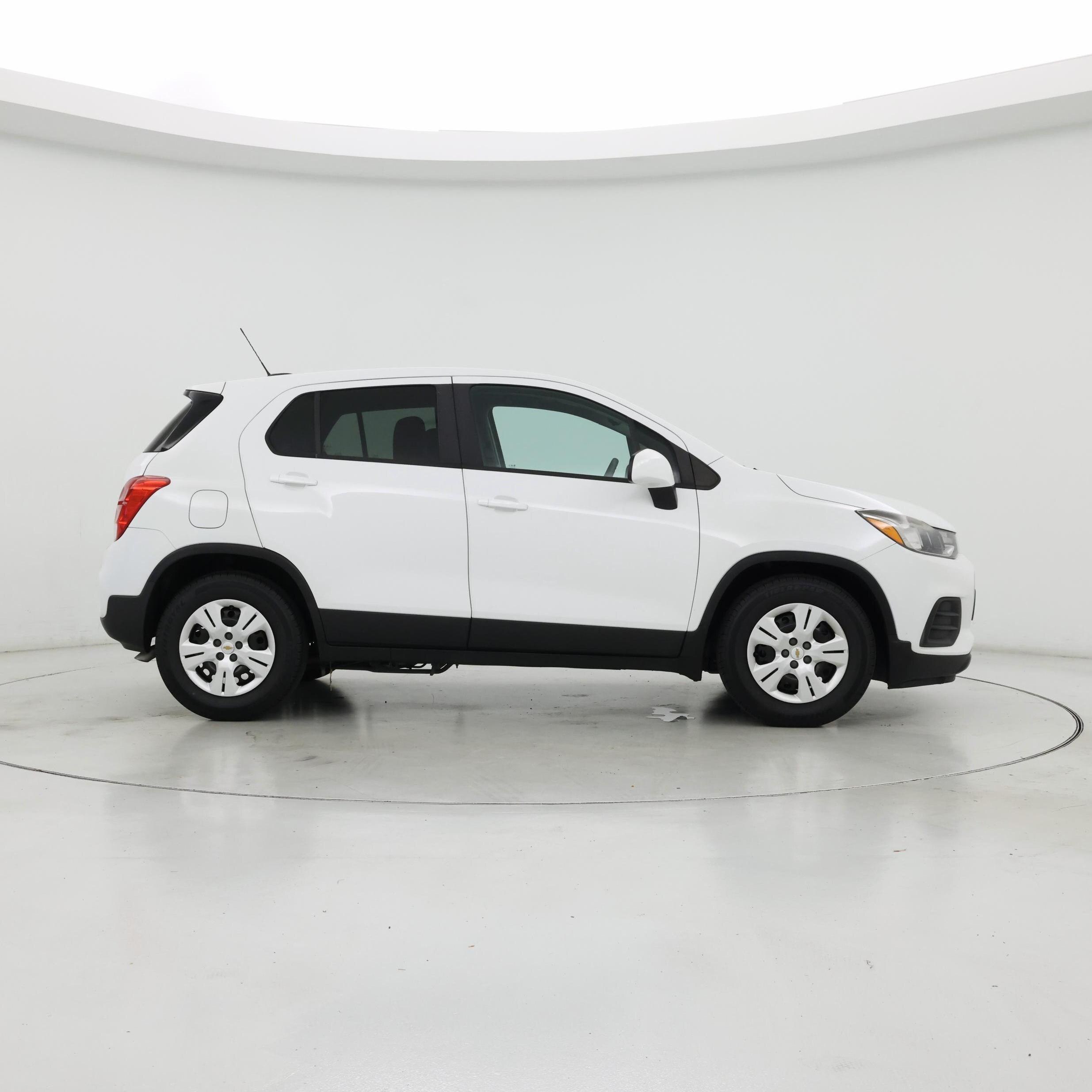 Thumbnail: 2017 Chevrolet Trax - 7