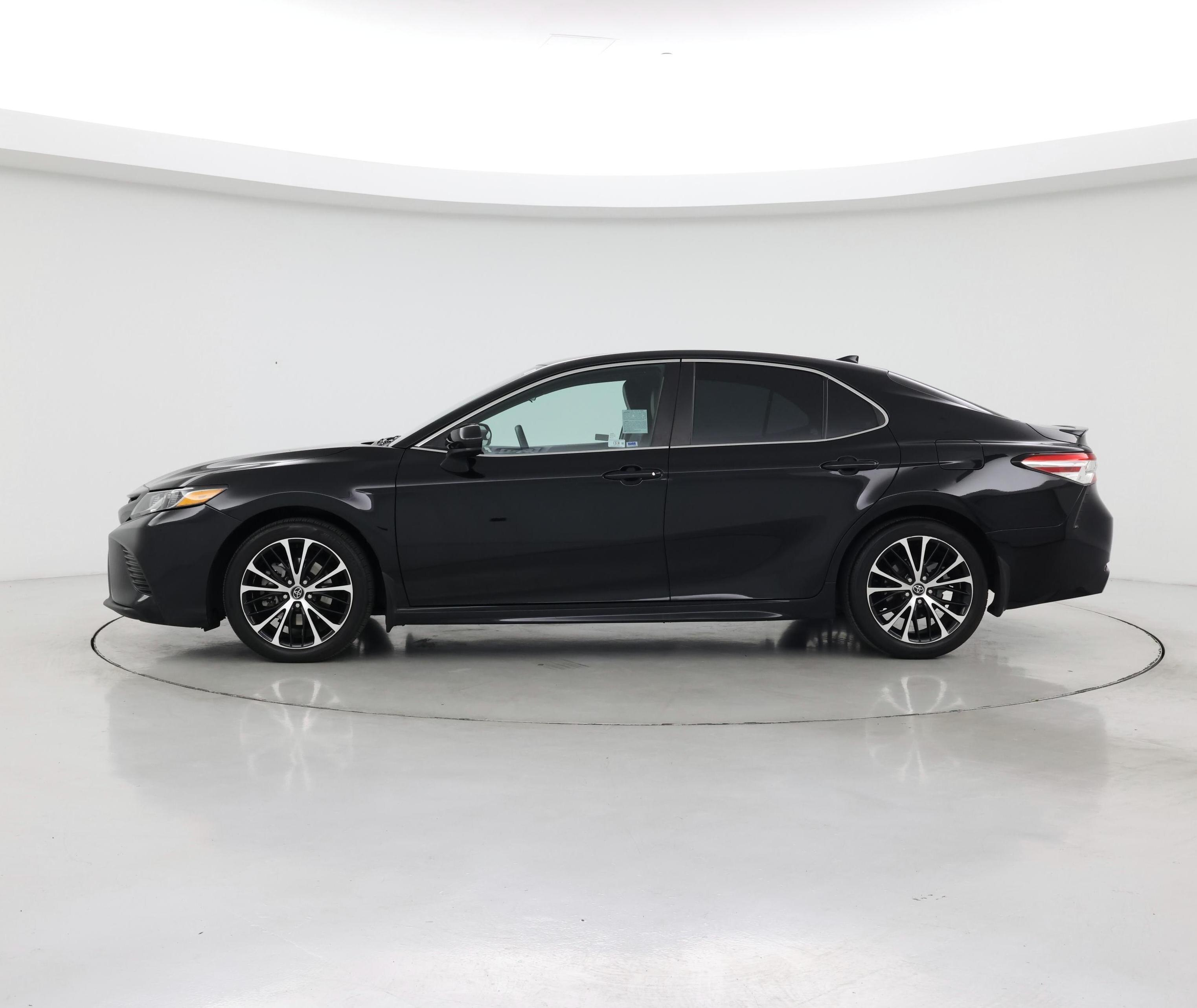 Thumbnail: 2020 Toyota Camry - 3