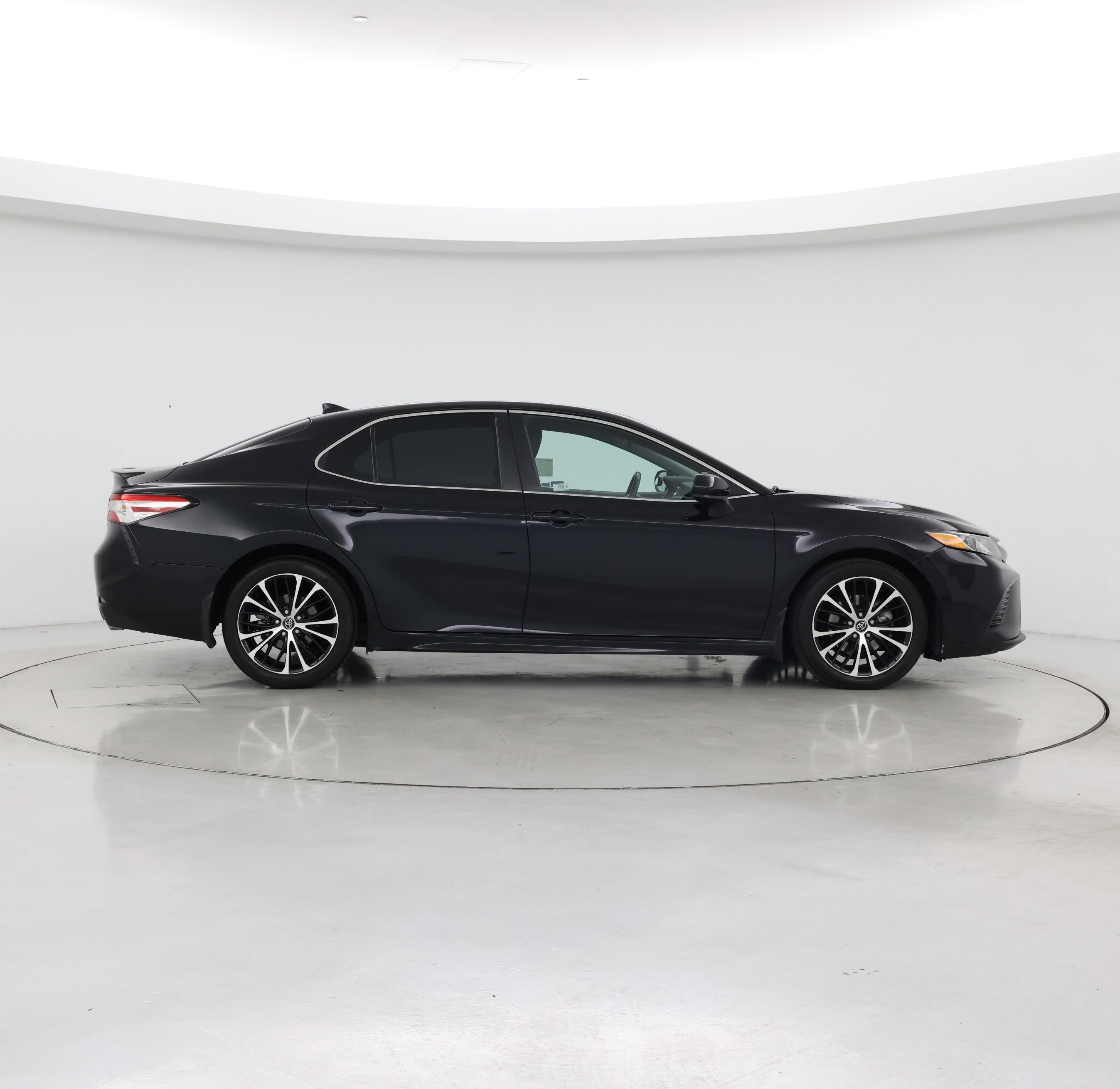 Thumbnail: 2020 Toyota Camry - 7
