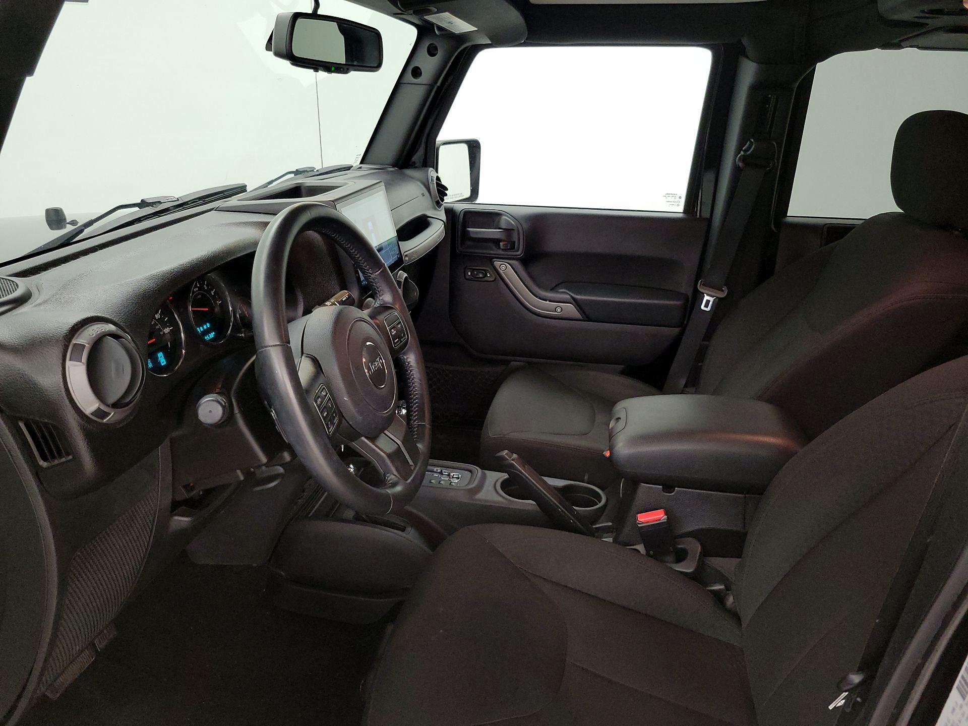 Thumbnail: 2015 Jeep Wrangler - 11