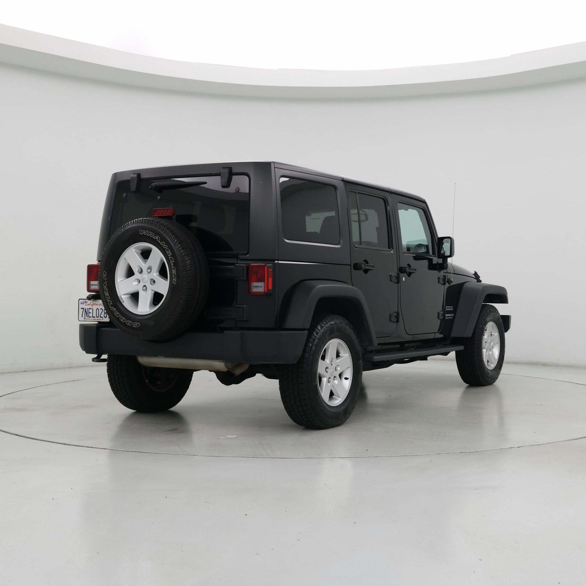 Thumbnail: 2015 Jeep Wrangler - 8