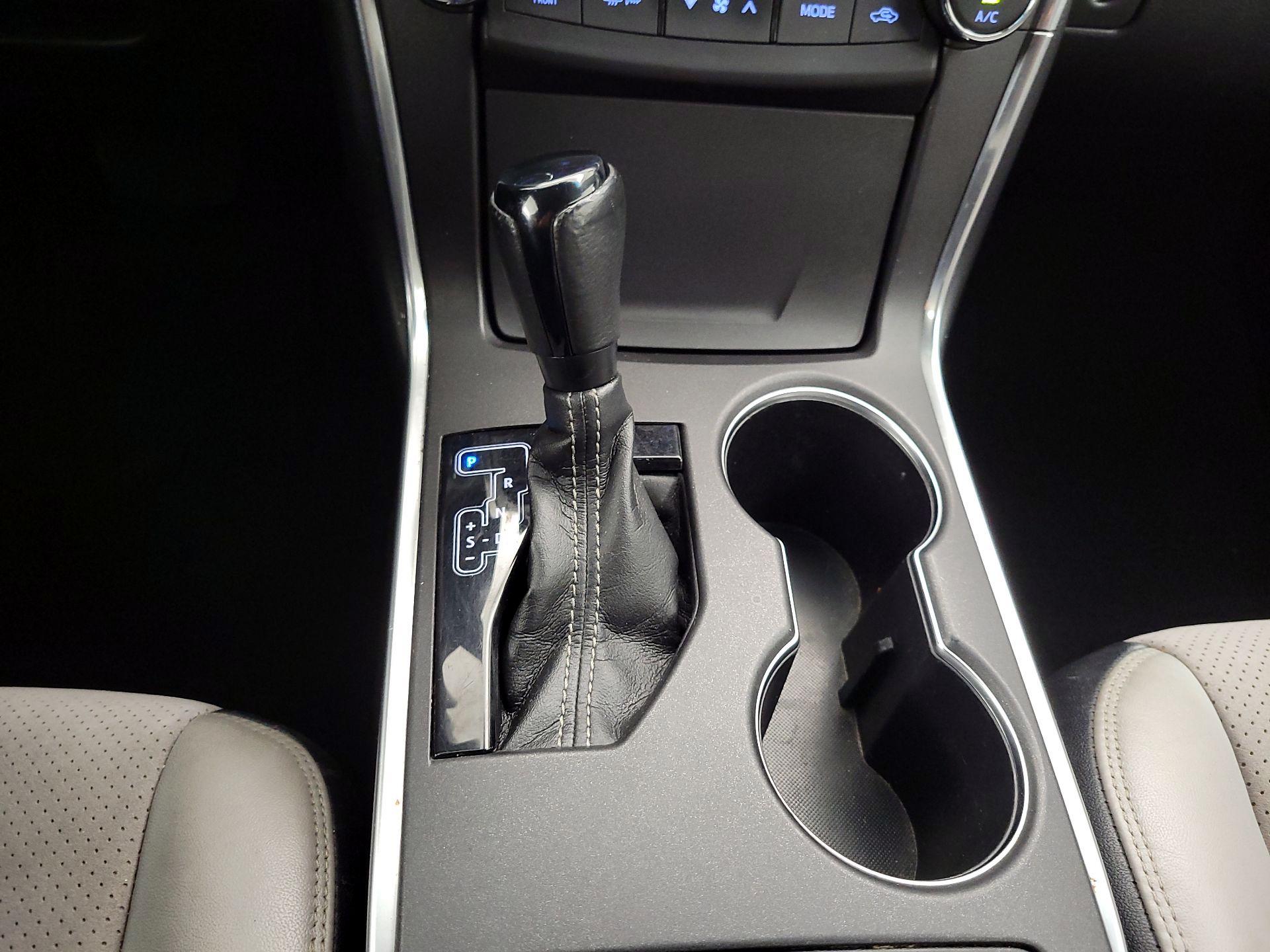 Thumbnail: 2017 Toyota Camry - 18