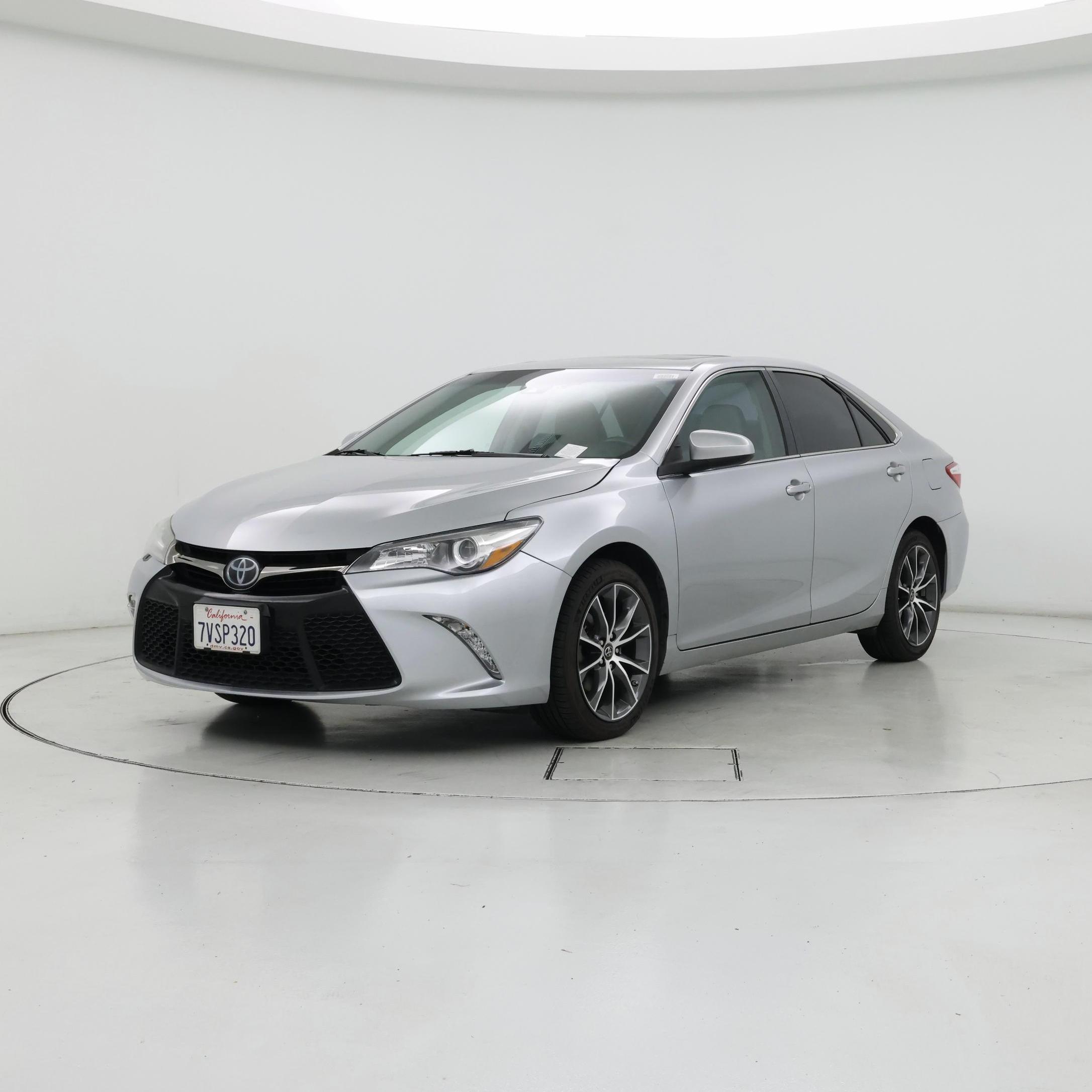 Thumbnail: 2017 Toyota Camry - 4