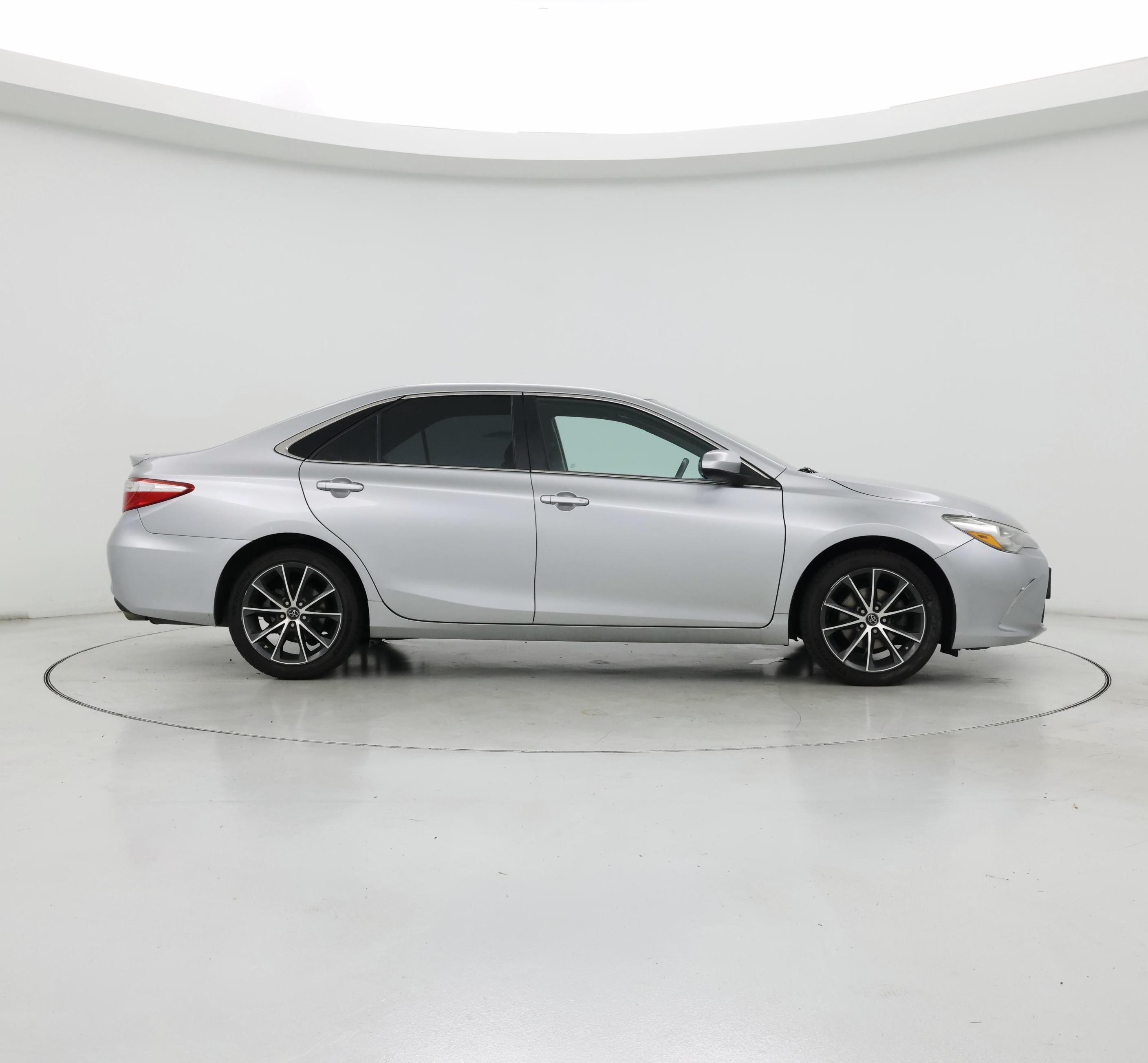 Thumbnail: 2017 Toyota Camry - 7