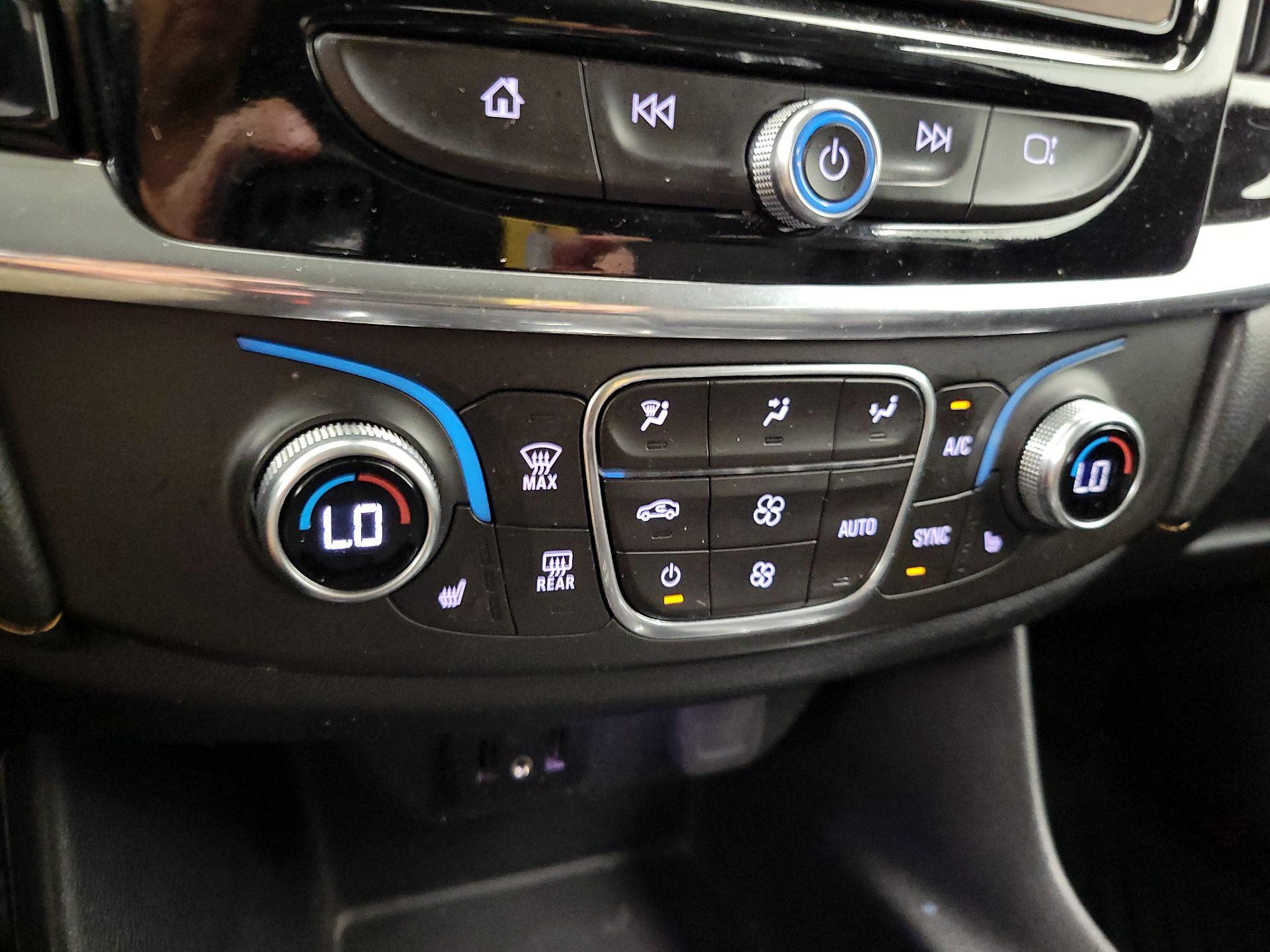 Thumbnail: 2018 Chevrolet Traverse - 16
