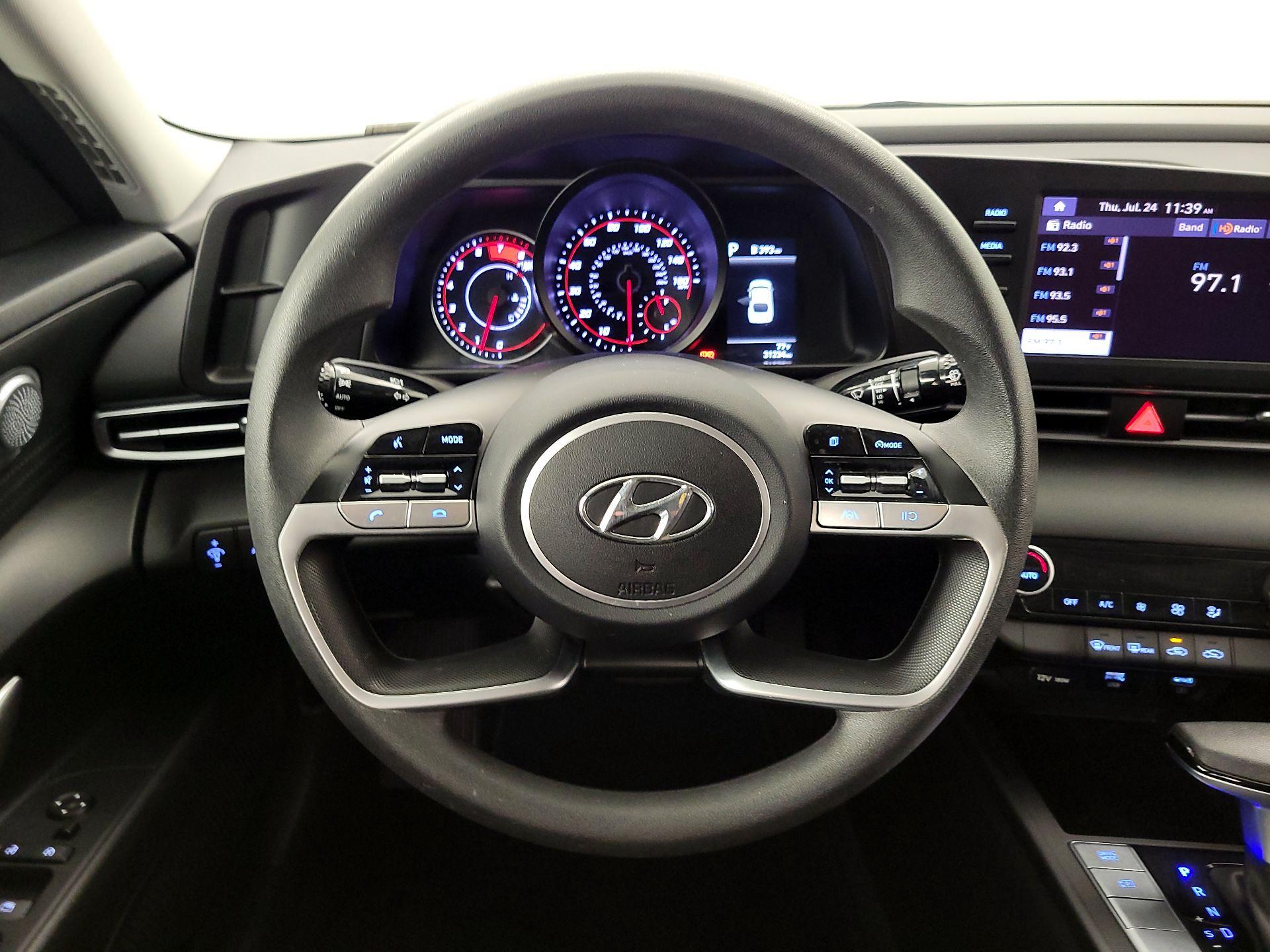 Thumbnail: 2023 Hyundai Elantra - 10