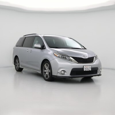 Silver 2017 Toyota Sienna SE