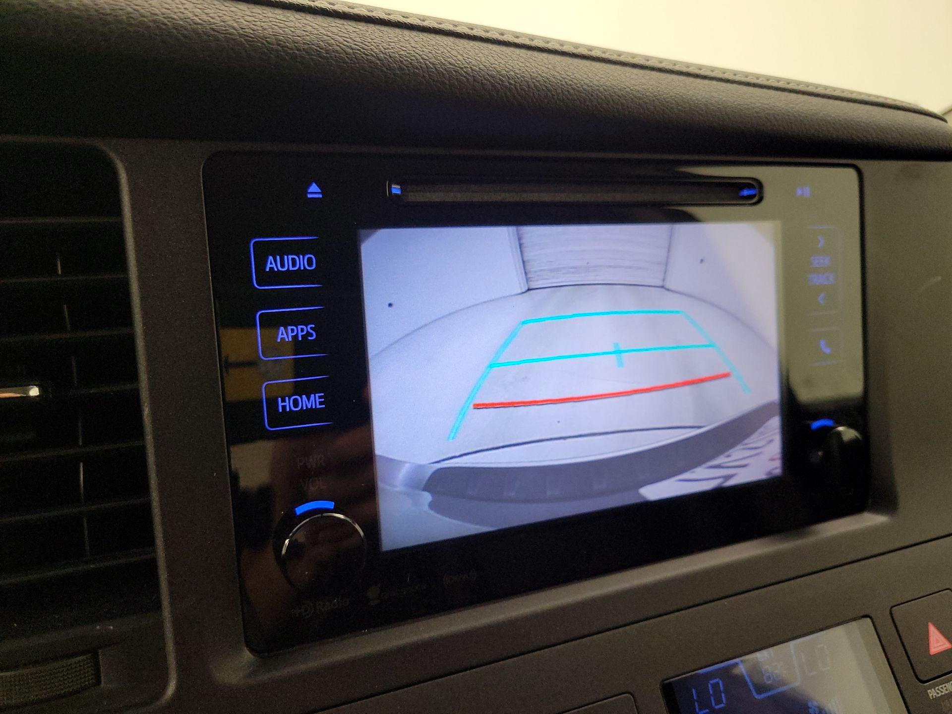 Thumbnail: 2017 Toyota Sienna - 14