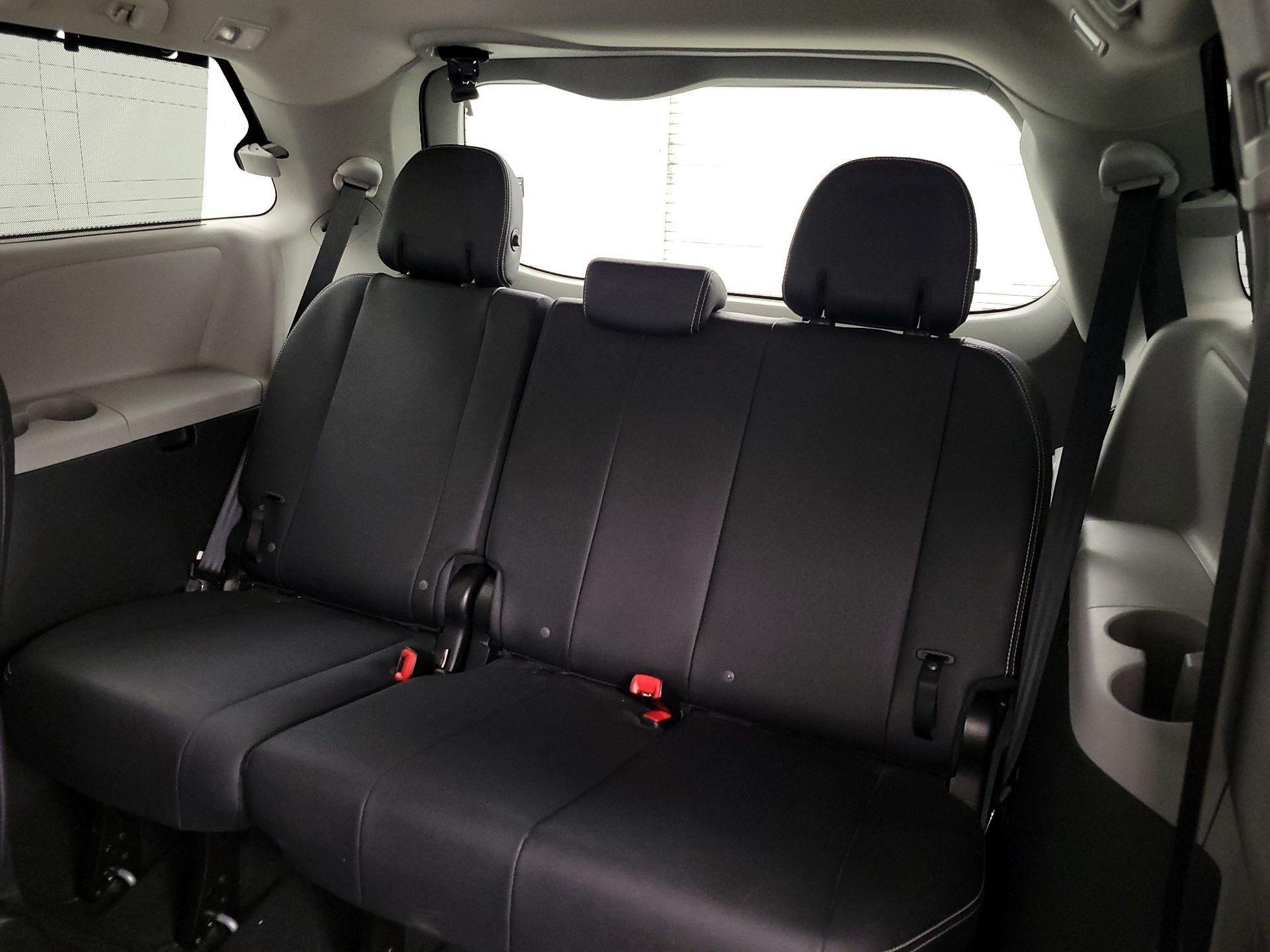 Thumbnail: 2017 Toyota Sienna - 20