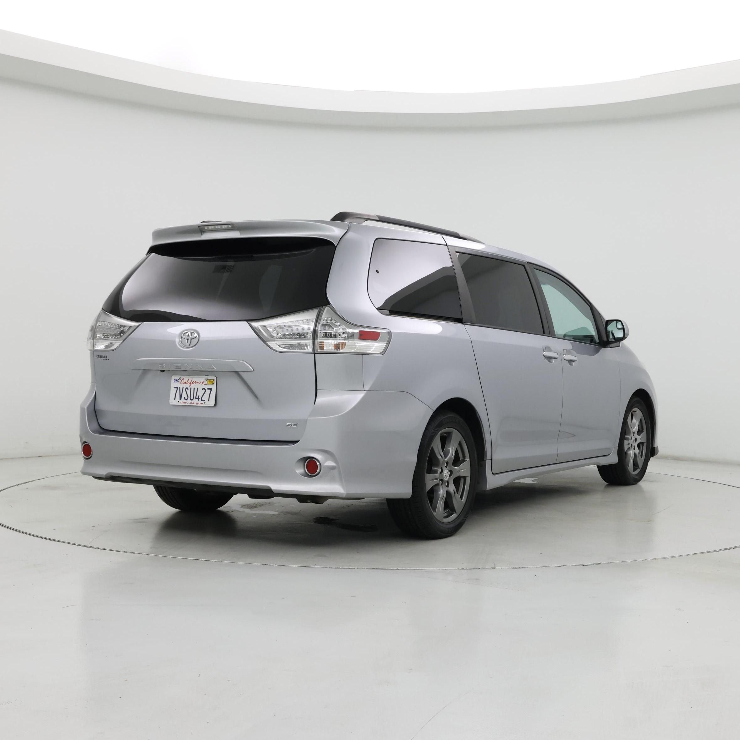 Thumbnail: 2017 Toyota Sienna - 8