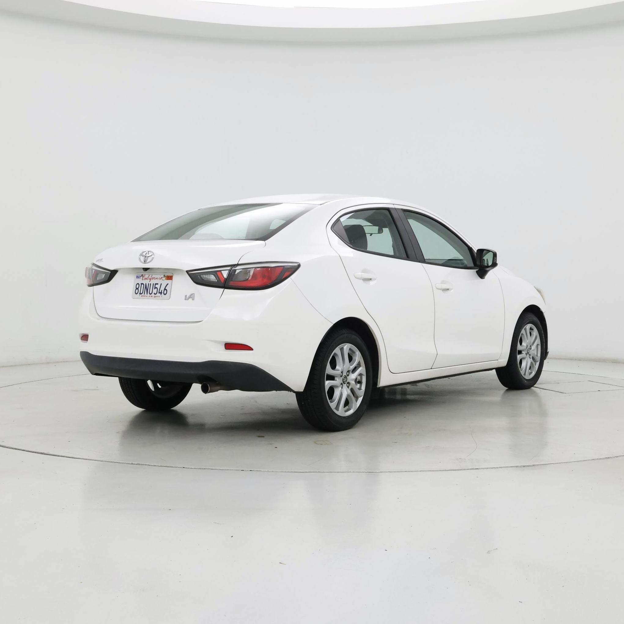 Thumbnail: 2018 Toyota Yaris iA - 8