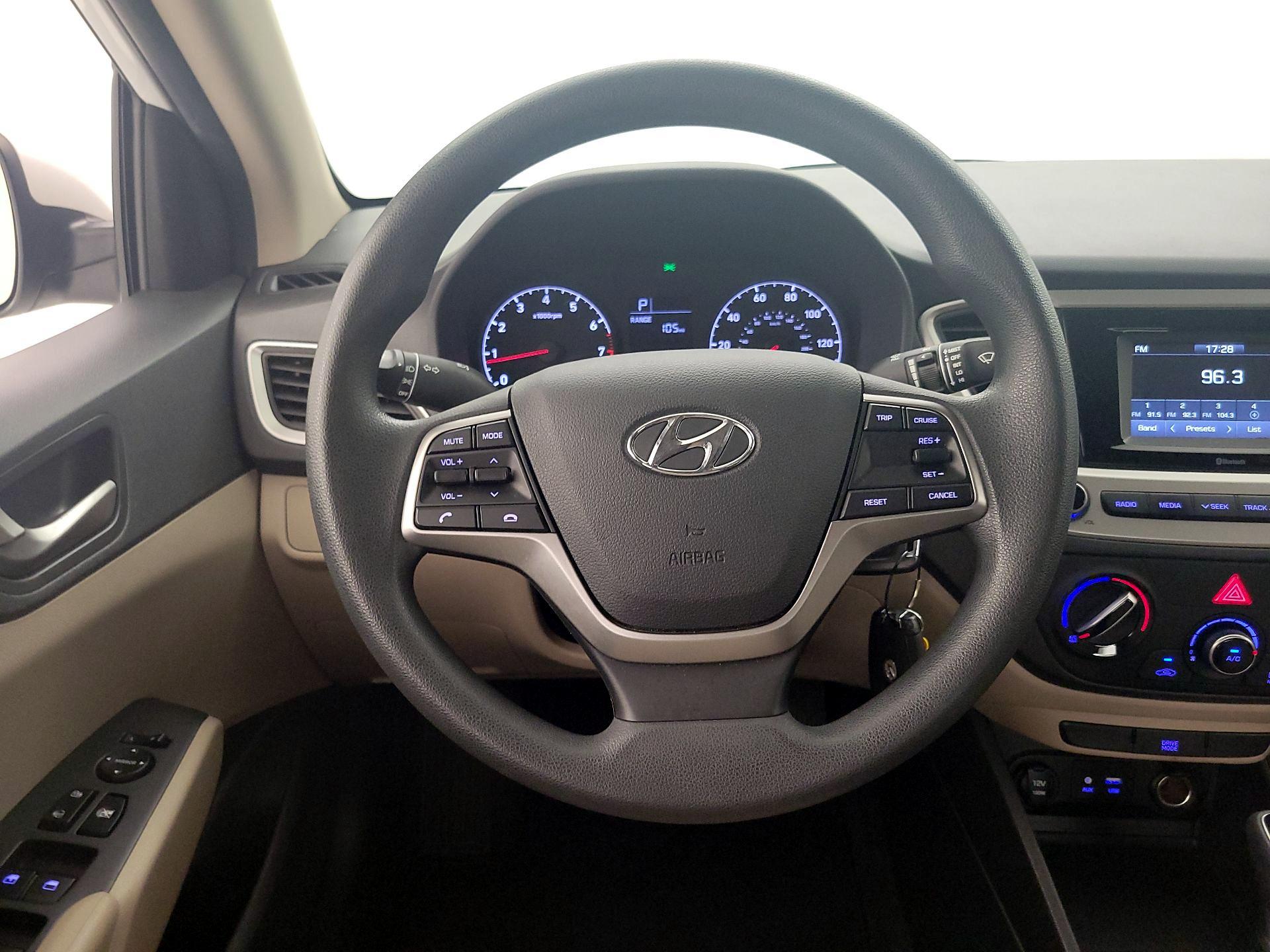 Thumbnail: 2022 Hyundai Accent - 10