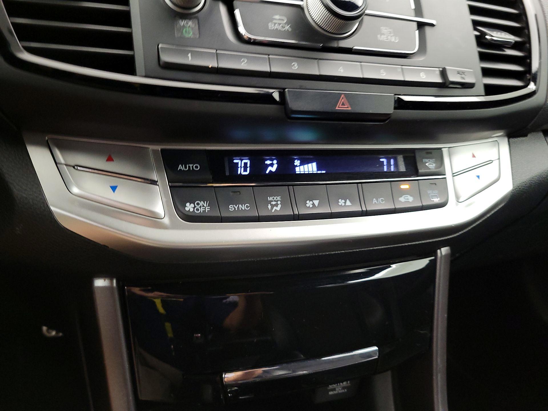 Thumbnail: 2016 Honda Accord - 16