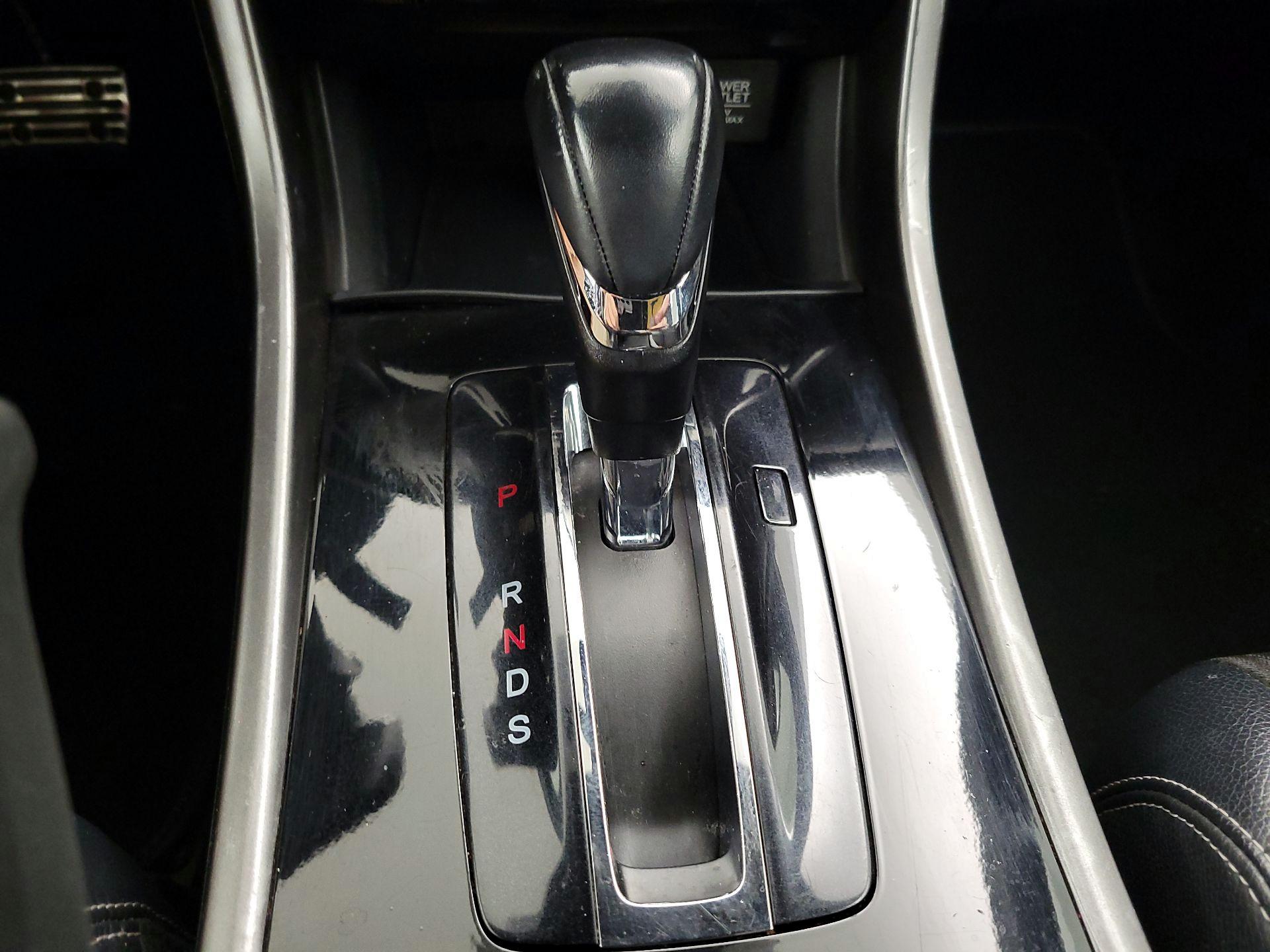 Thumbnail: 2016 Honda Accord - 17