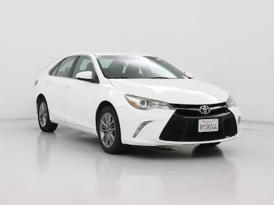 White 2017 Toyota Camry SE