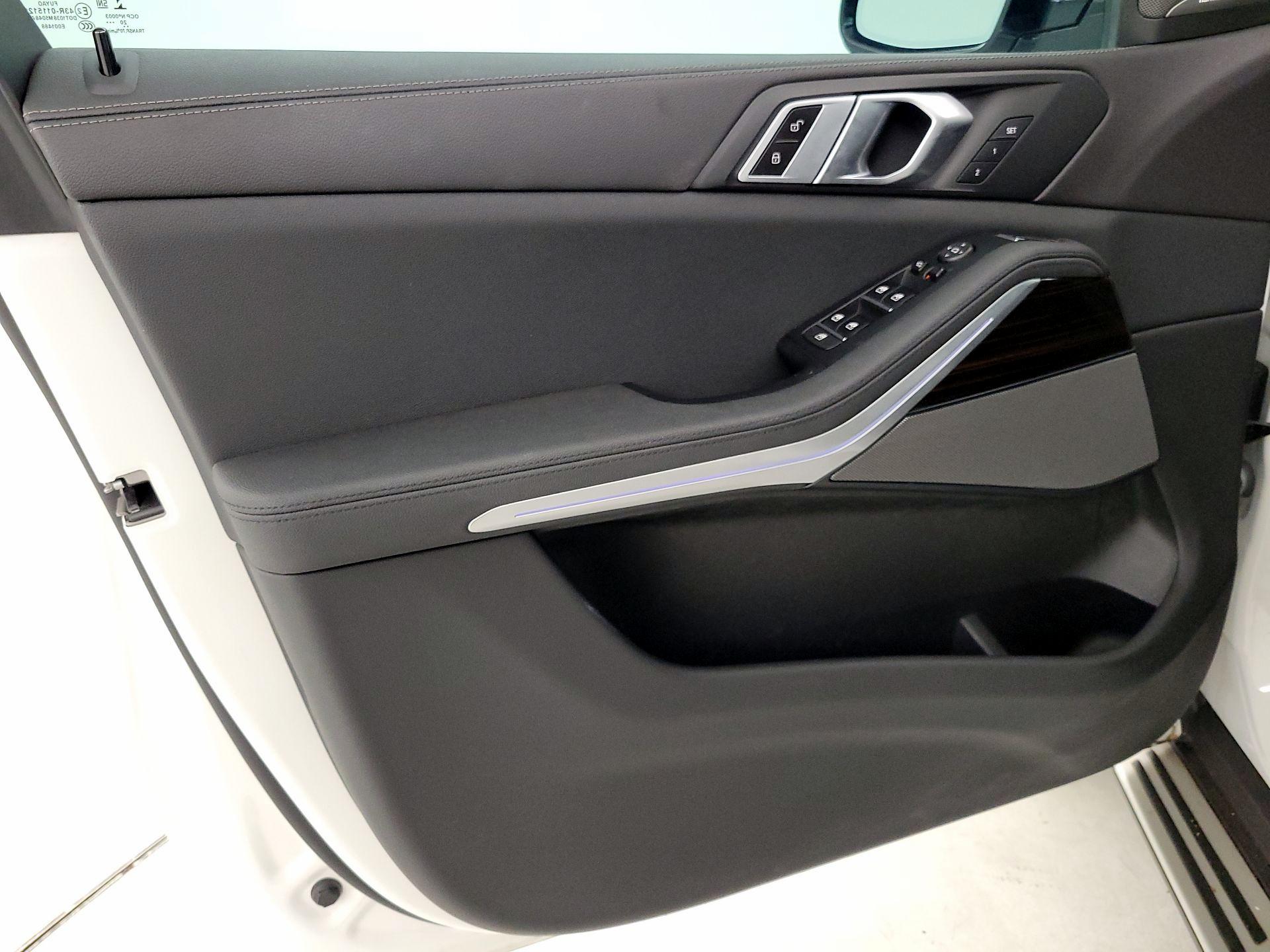 Thumbnail: 2021 BMW X5 - 12