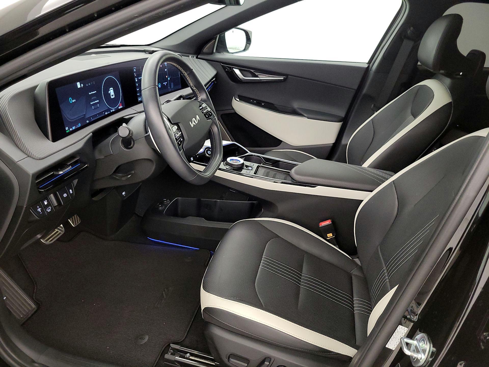 Thumbnail: 2023 Kia EV6 - 11