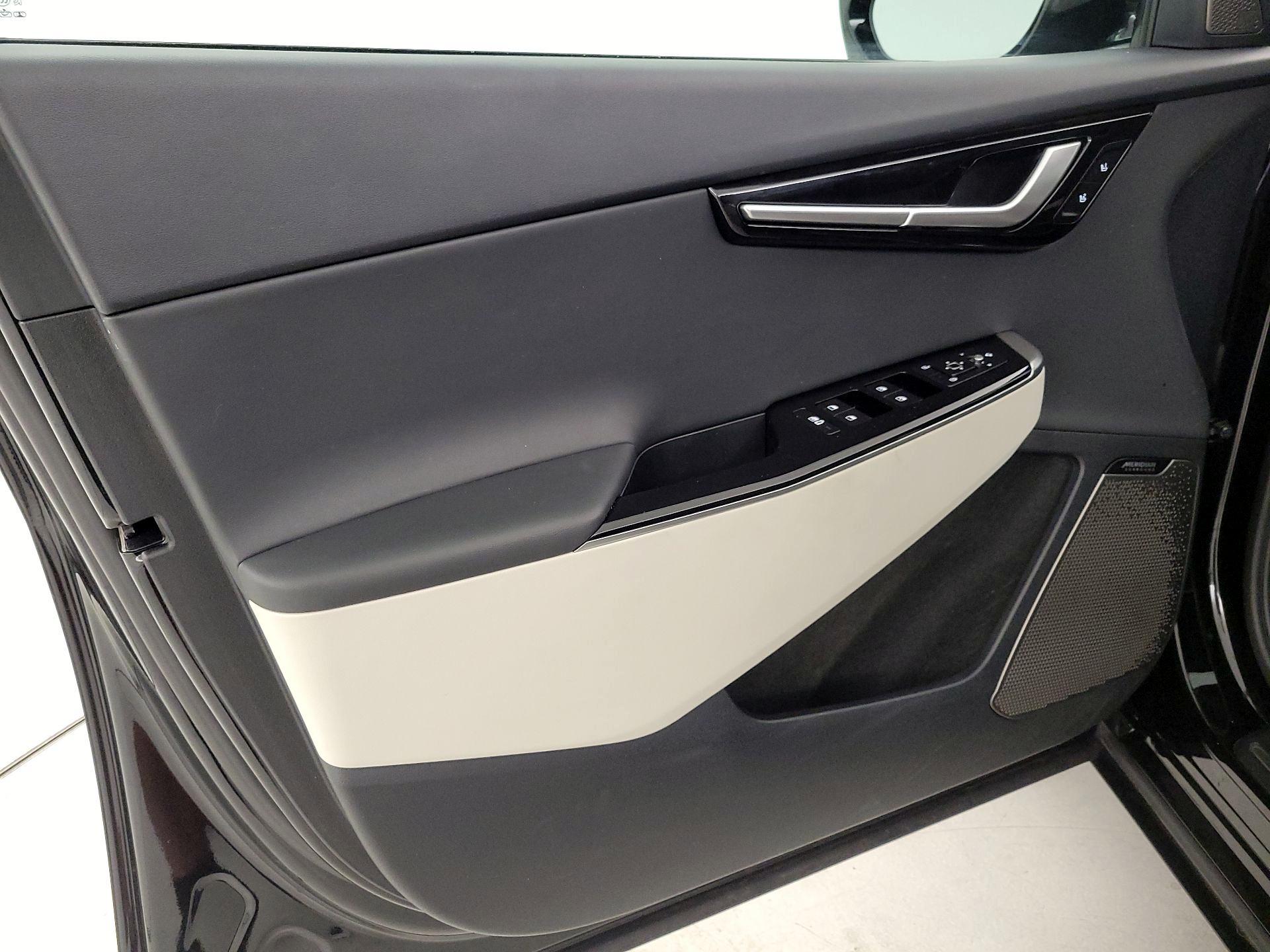 Thumbnail: 2023 Kia EV6 - 12