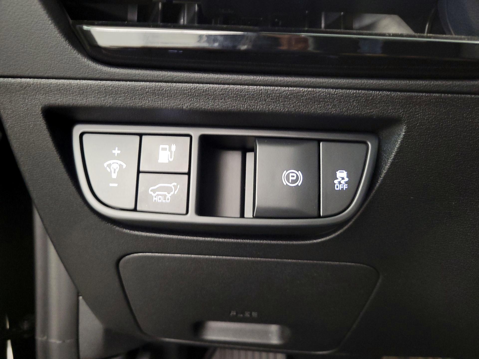 Thumbnail: 2023 Kia EV6 - 13