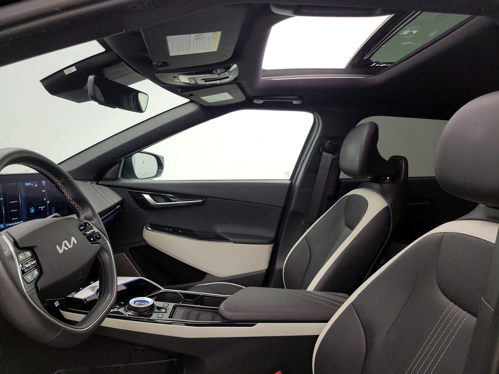 Thumbnail: 2023 Kia EV6 - 20