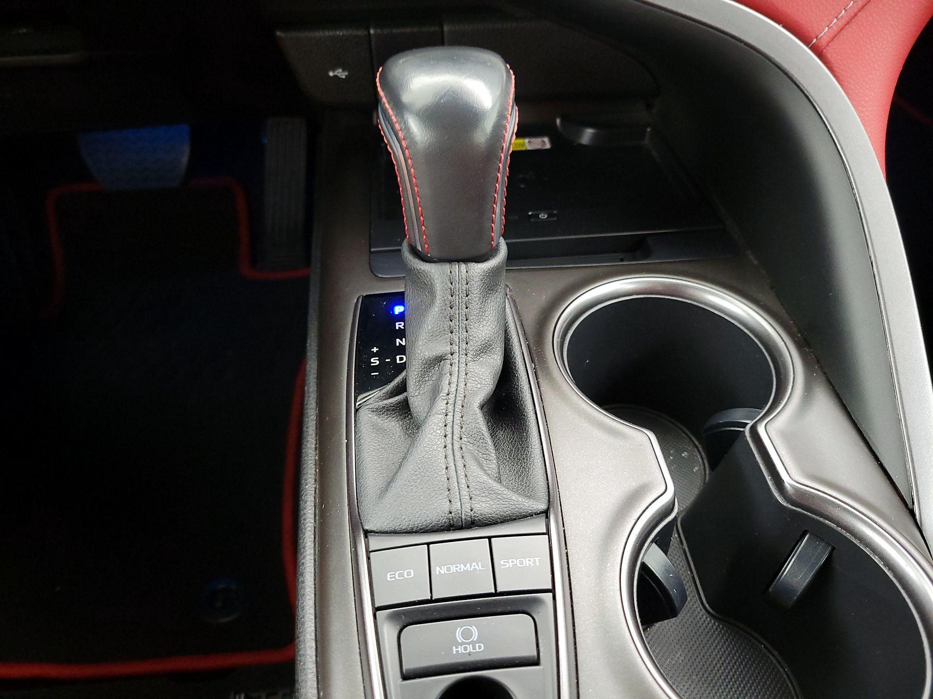 Thumbnail: 2022 Toyota Camry - 18