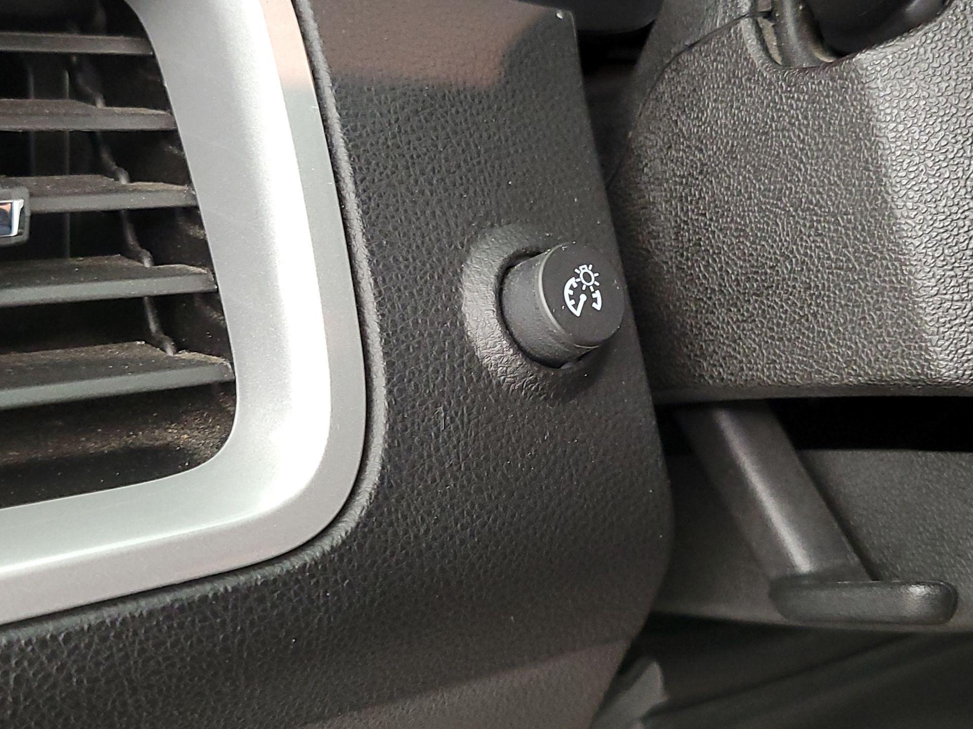 Thumbnail: 2015 Chevrolet Equinox - 13