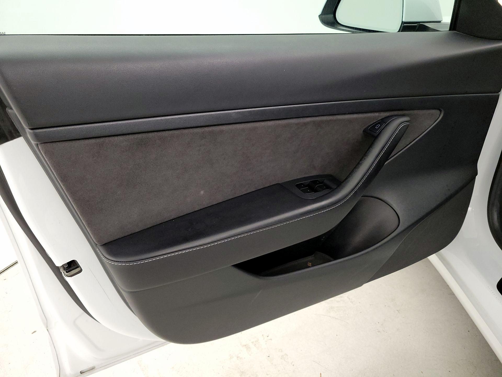 Thumbnail: 2021 Tesla Model 3 - 12