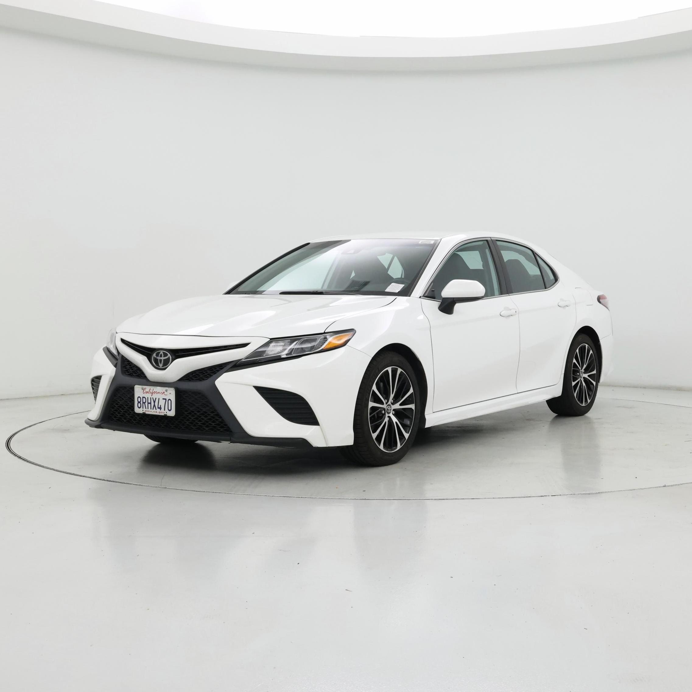 Thumbnail: 2019 Toyota Camry - 4