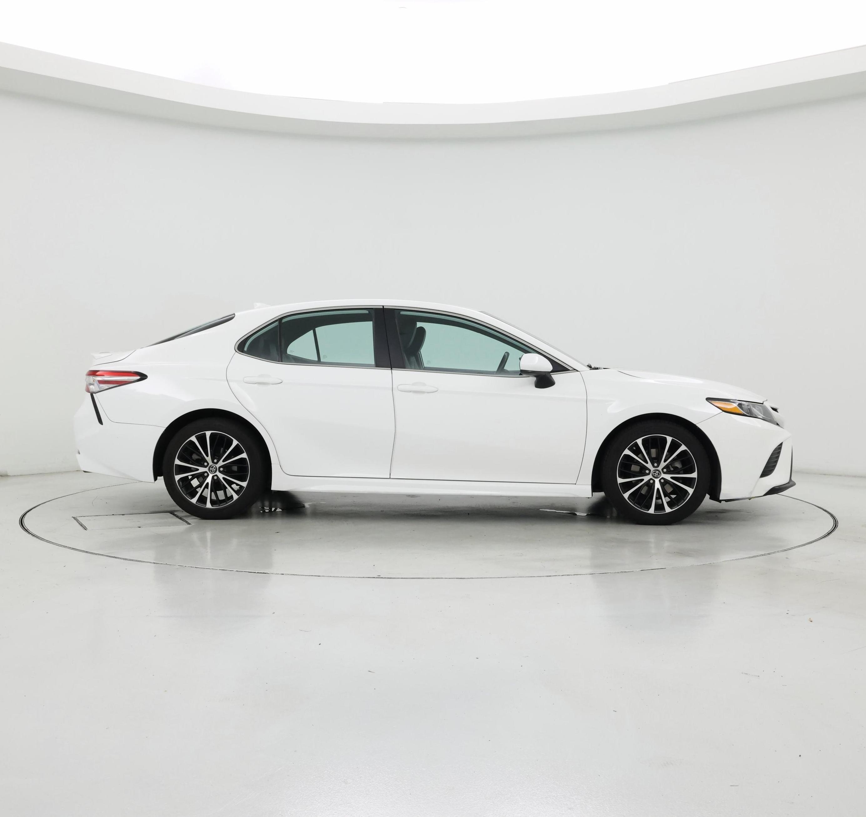 Thumbnail: 2019 Toyota Camry - 7