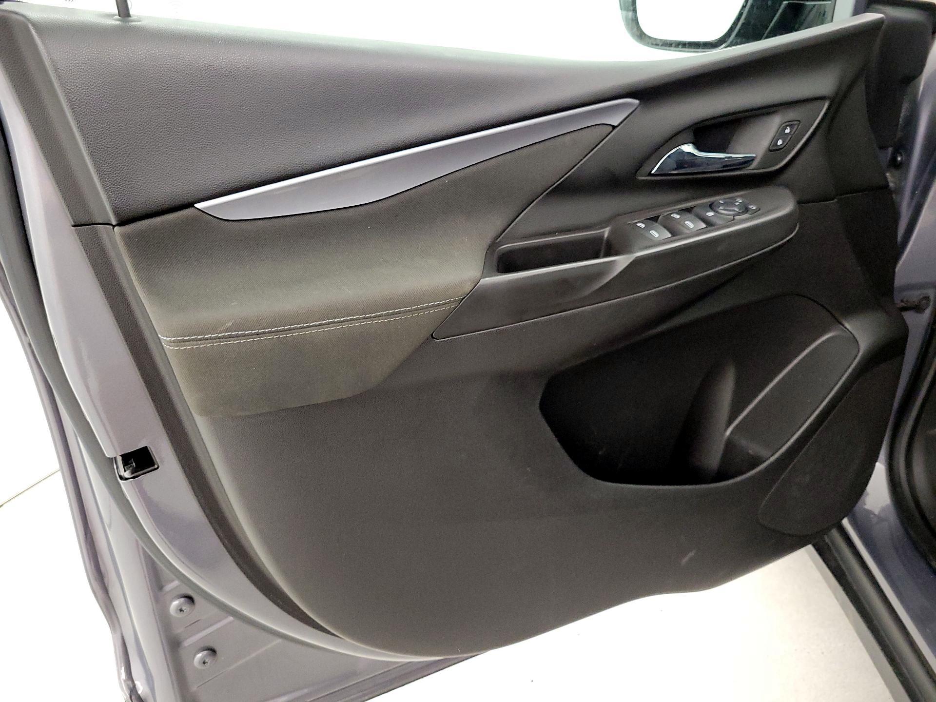 Thumbnail: 2023 Chevrolet Bolt EV - 12