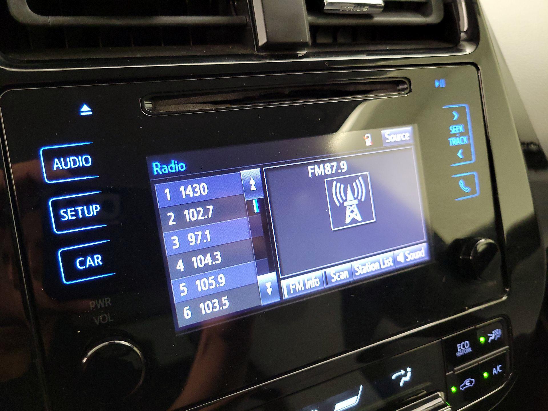 Thumbnail: 2017 Toyota Prius - 15