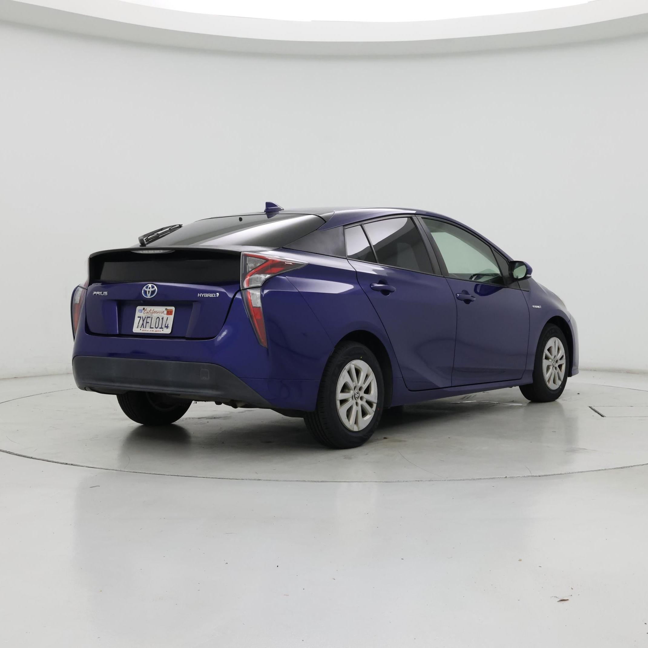 Thumbnail: 2017 Toyota Prius - 8