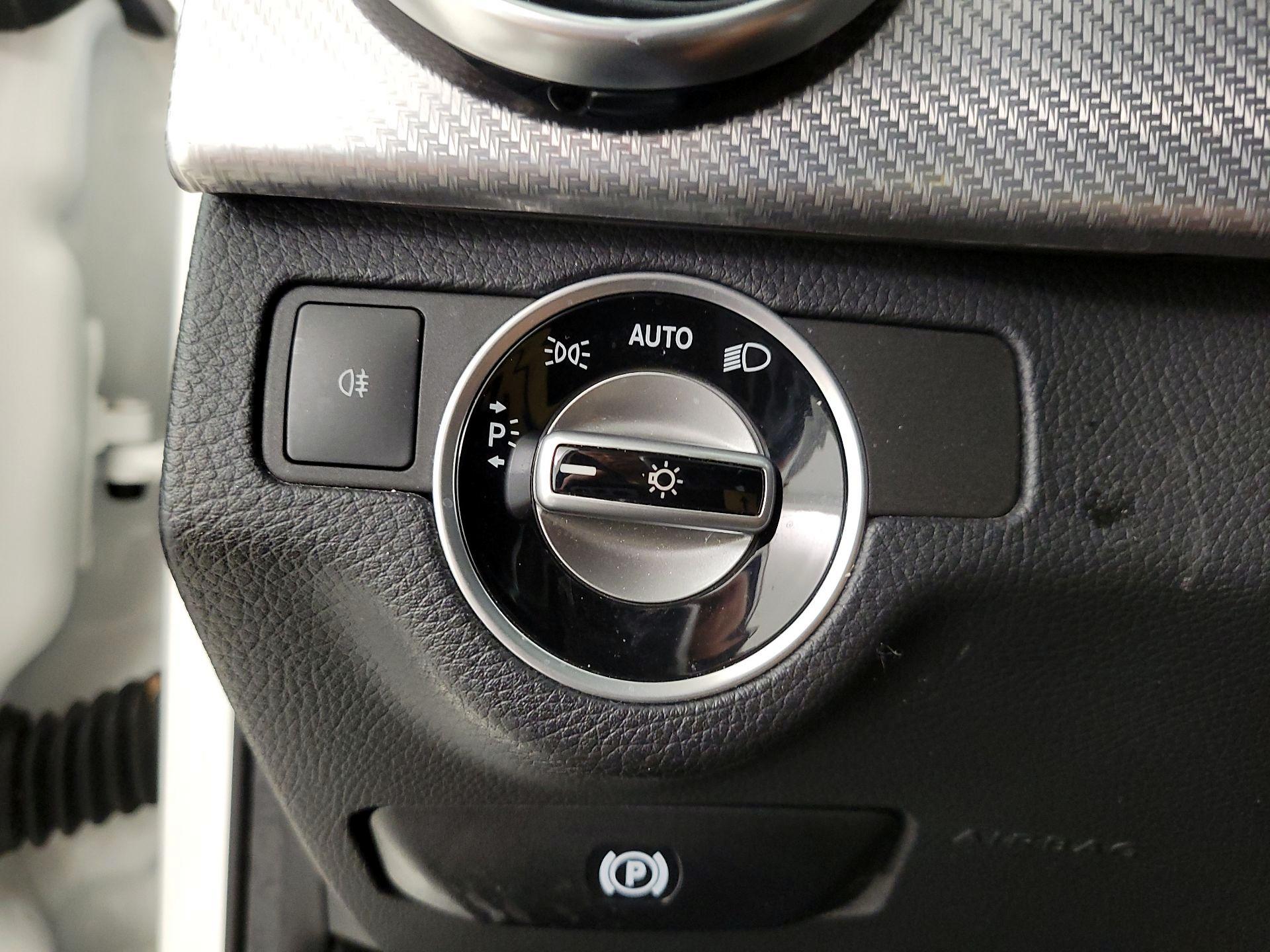 Thumbnail: 2015 Mercedes-Benz GLK - 13