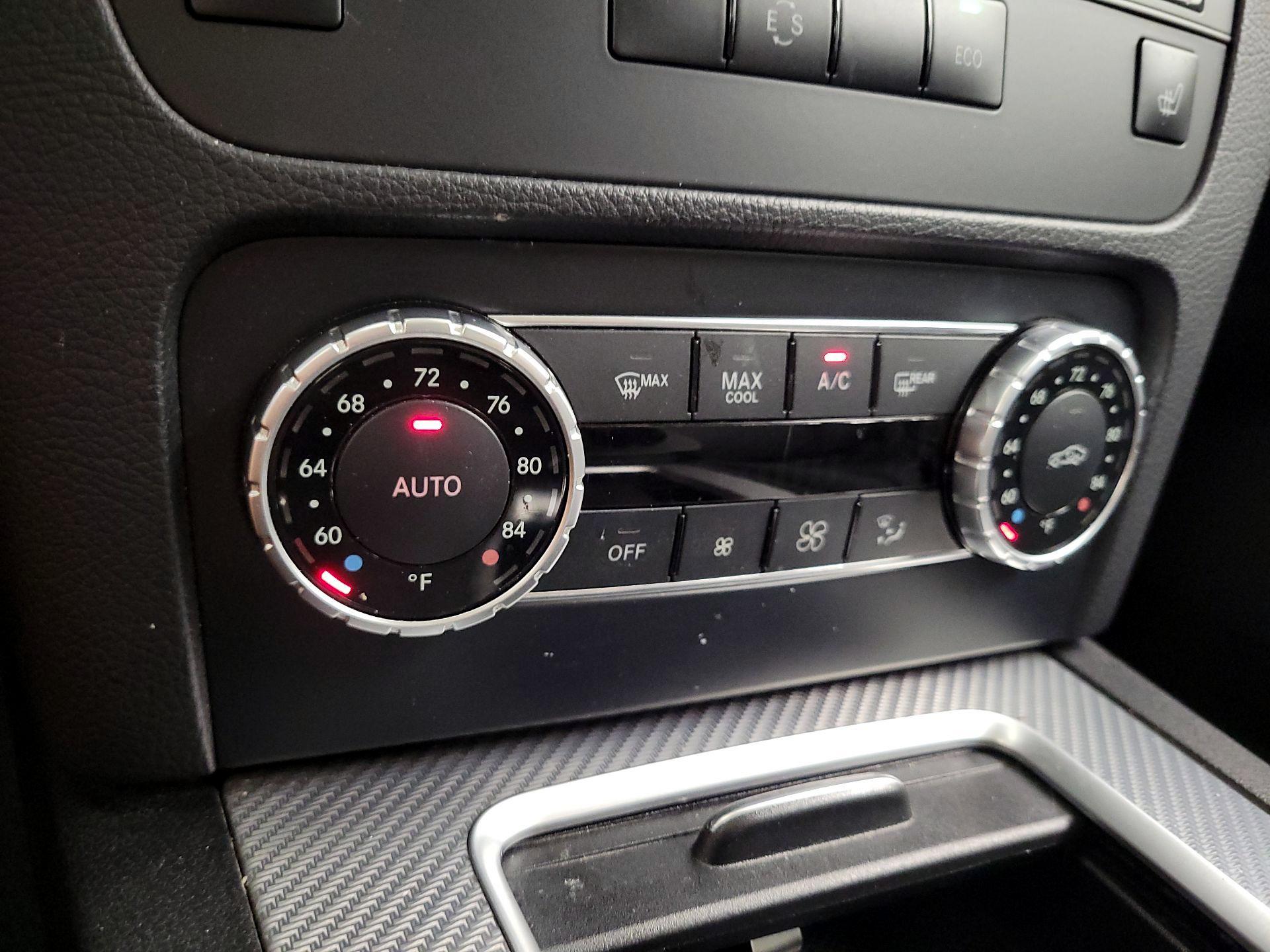 Thumbnail: 2015 Mercedes-Benz GLK - 16
