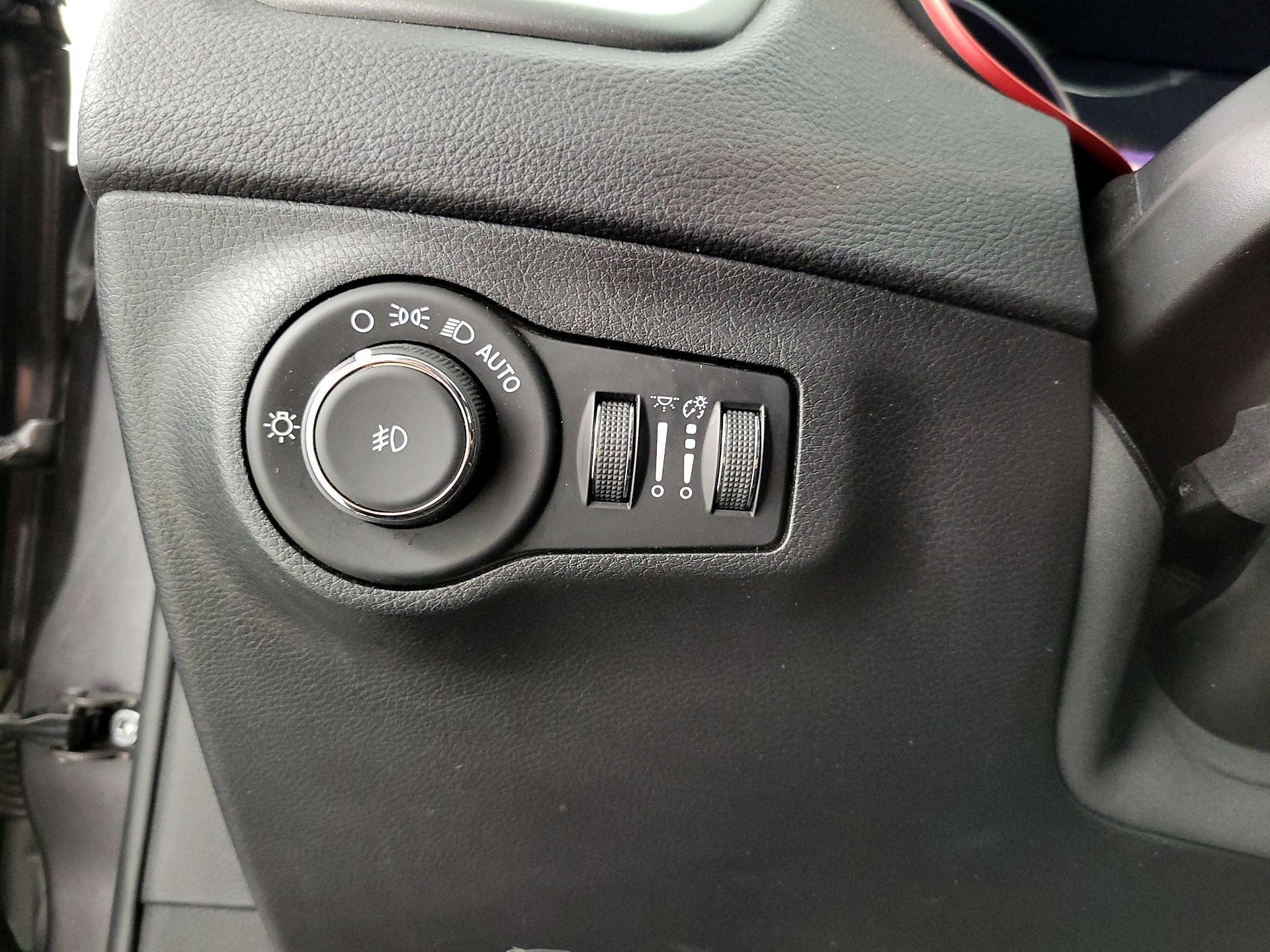Thumbnail: 2020 Jeep Compass - 13